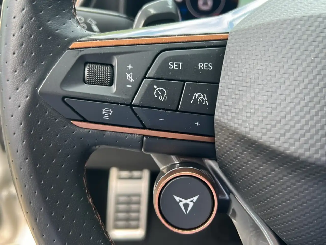 Cupra Formentor 1.4 TSI eHYBRID VZ 360CAMERA/SPORT-STUUR/ACC/MEM/L, миниатюра 16