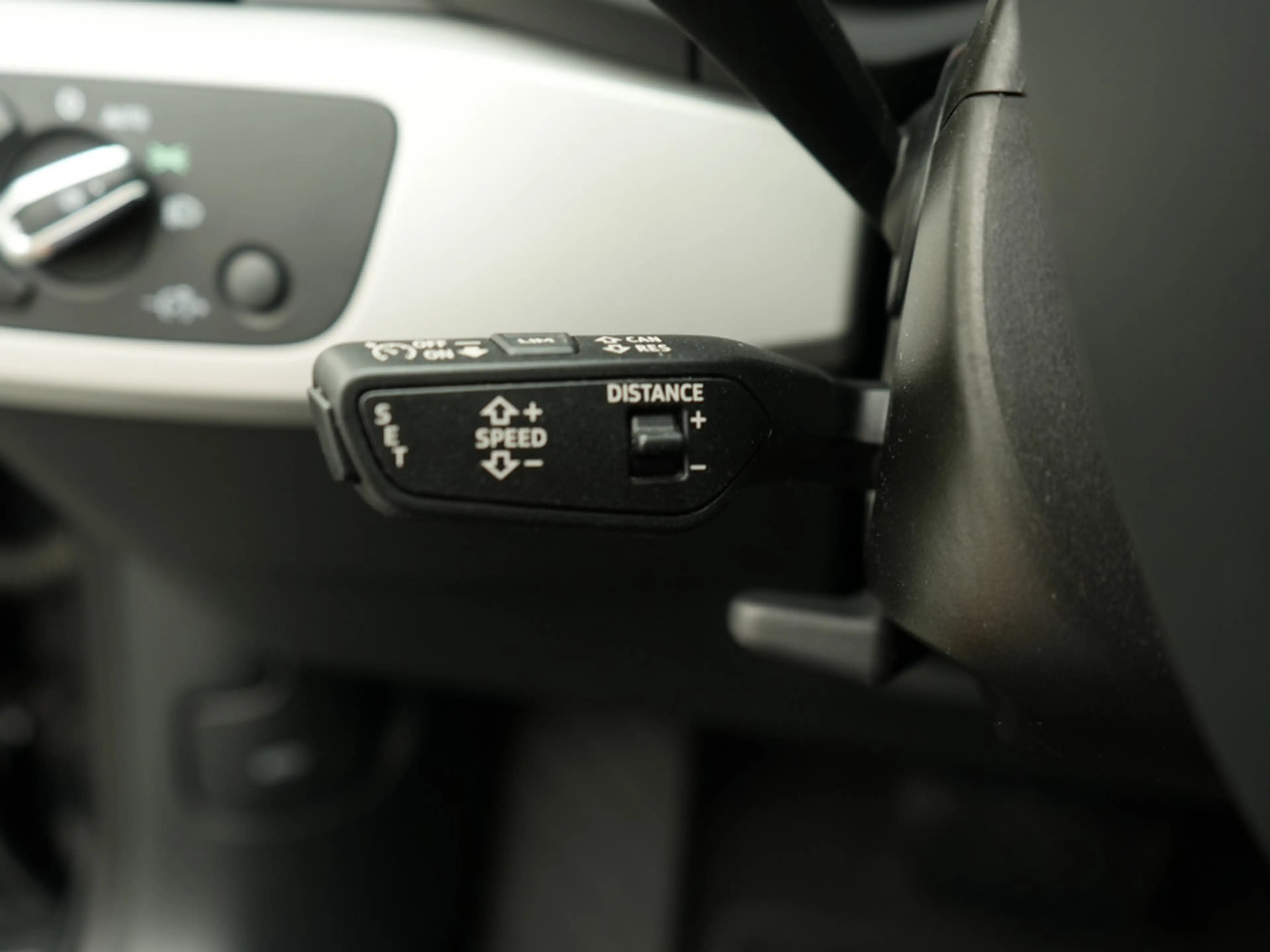 Audi A4 Avant advanced ACC NAVI SHZ PDC LED KLIMA — photo 8