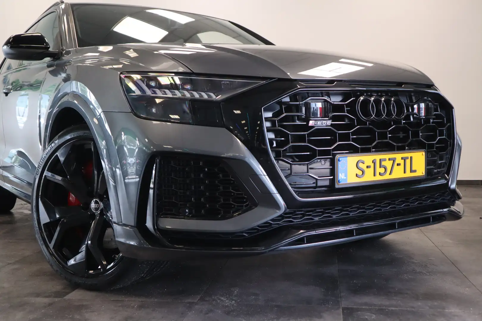Audi RS Q8 4.0 TFSI Q8 quattro Panoramadak 23''Velgen Head-Up Grau - 2