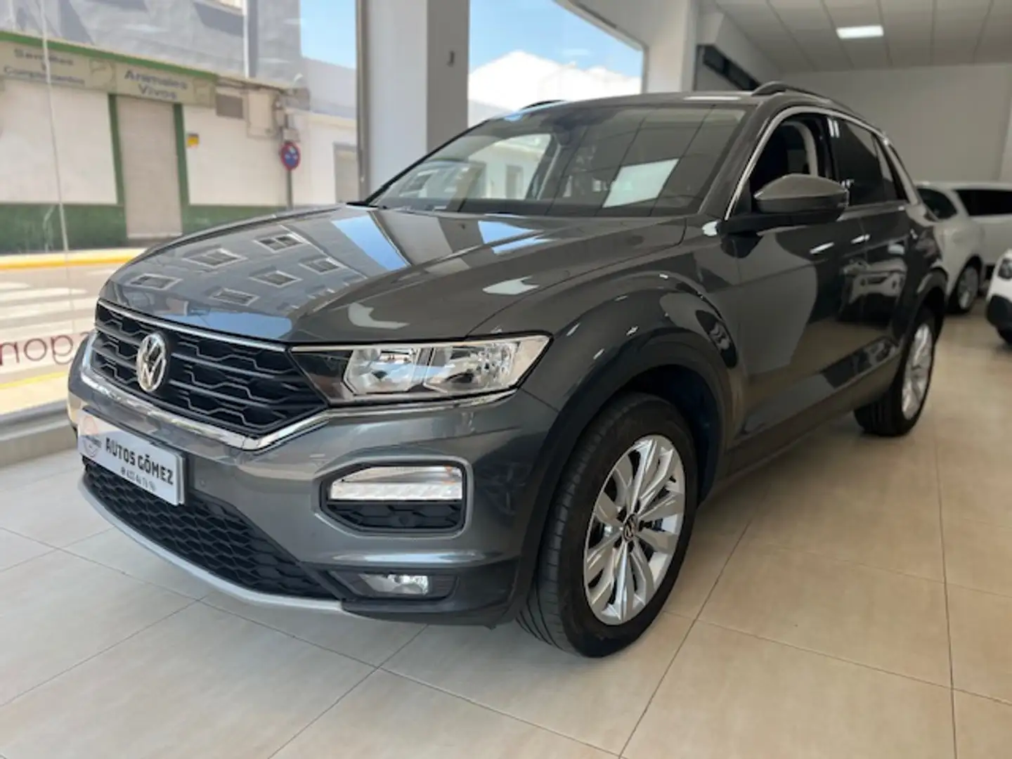 Volkswagen T-Roc 2.0TDI Advance 85kW Gris - 1