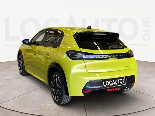 Peugeot 208 view 5
