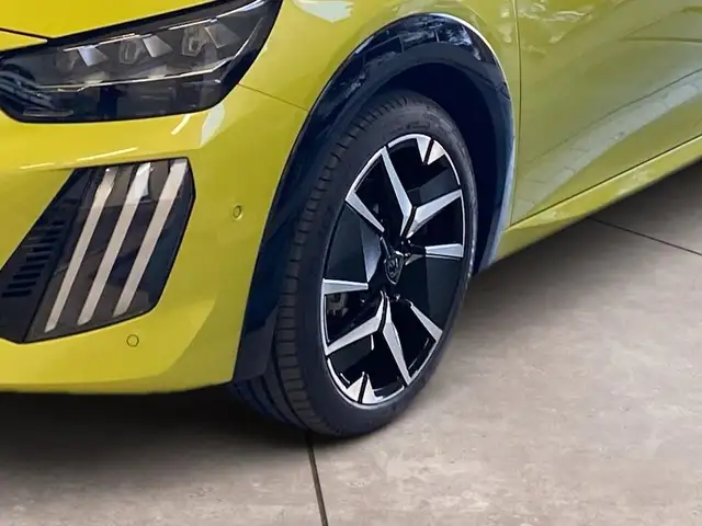 Peugeot 208 view 15
