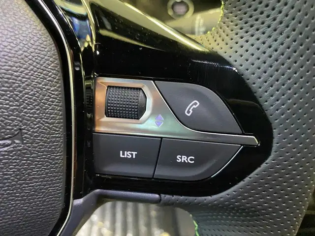 Peugeot 208 view 13
