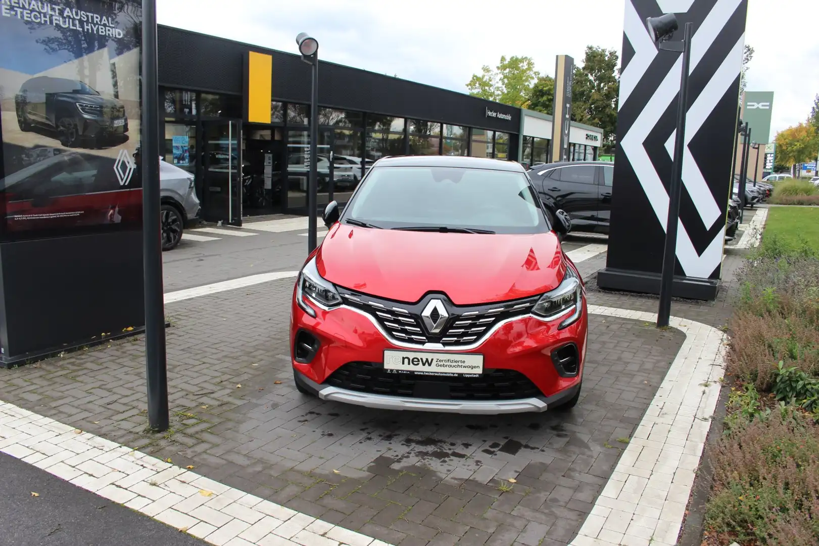 Renault Captur II 1.6 E-TECH Plug-in Hybrid Iconic*Leder*LED* Rot - 2