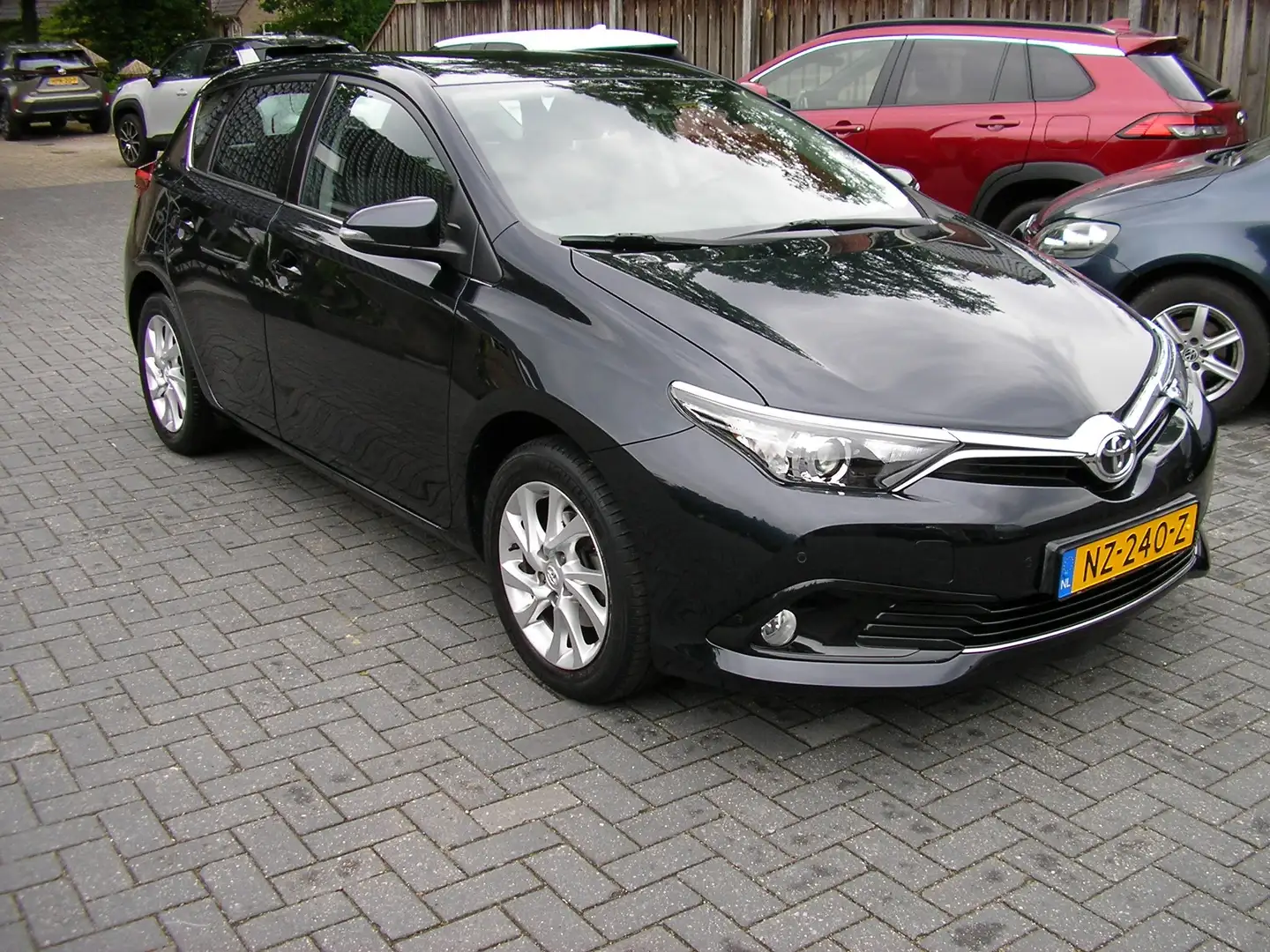 Toyota Auris 1.2T Aspiration  CLIMA  NAVI  NL-AUTO  DEALERAUTO Gris - 1