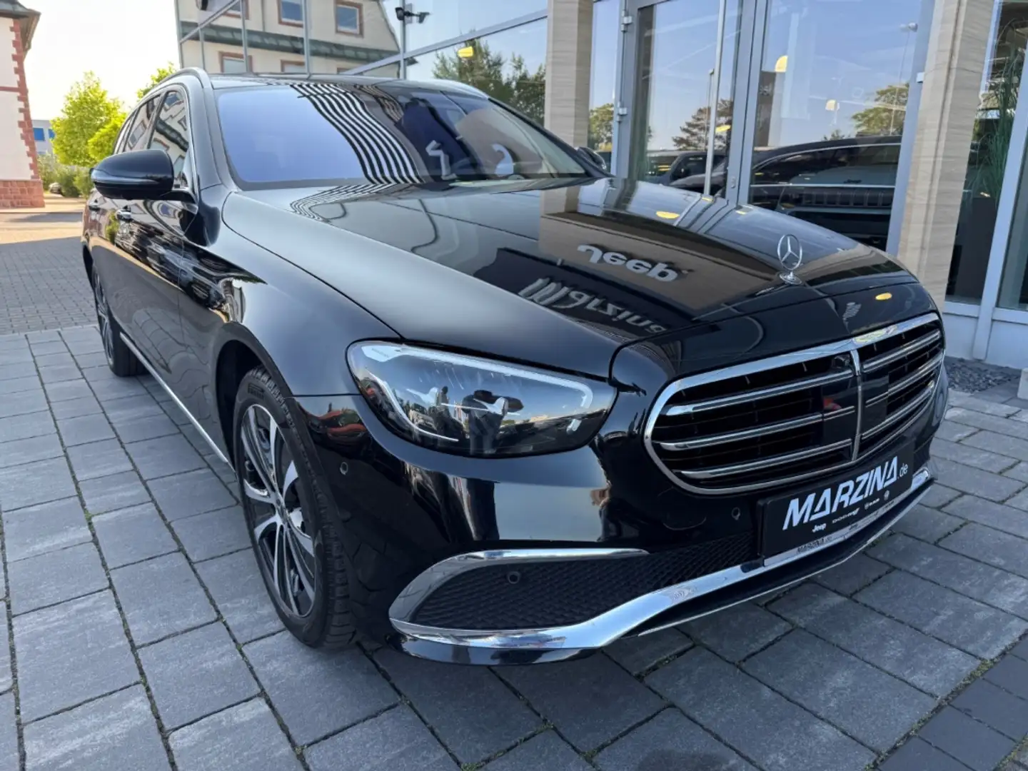 Mercedes-Benz E 200 4Matic-Exclusive-Junge Sterne-360Grad-Business-Sch Schwarz - 2