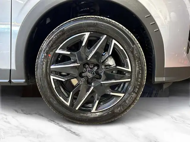 Peugeot 5008 view 8