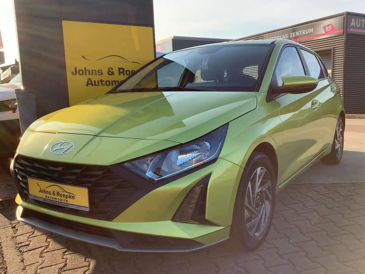 Hyundai i20 Wave 1,2 / NAVI / KAMERA / SITZ-HZG Grün - 1