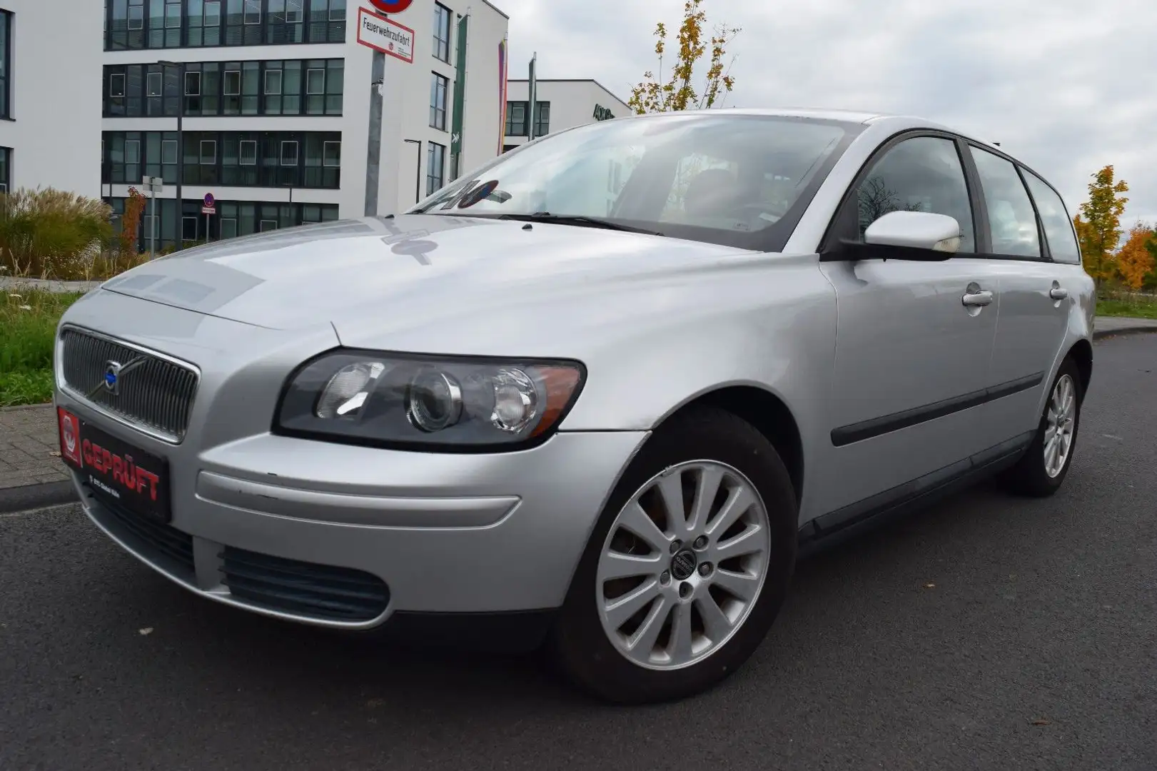 Volvo V50 Kombi 2.0 D Kinetic, Klima, El.-Fenster, Alu Grau - 1