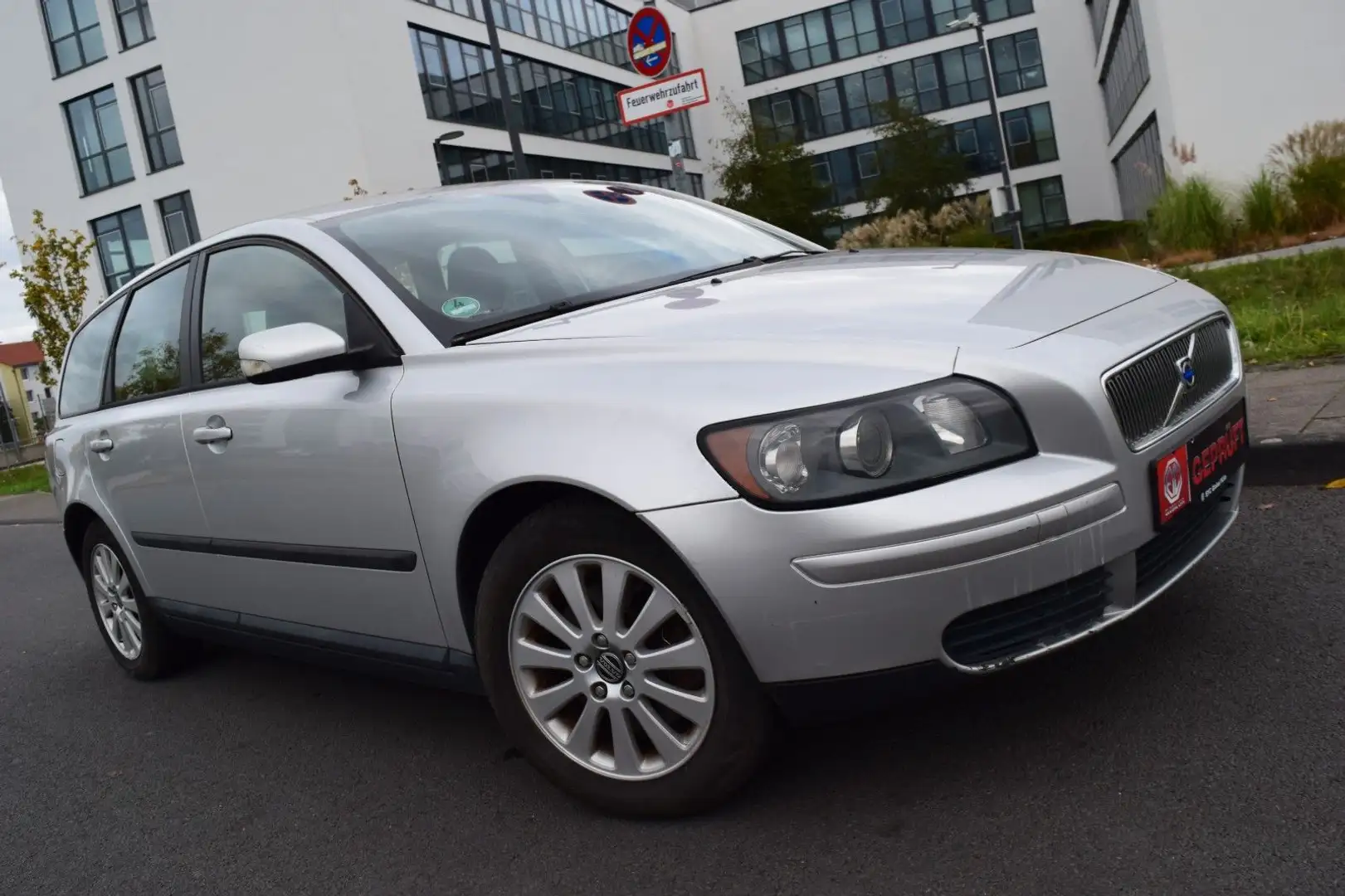 Volvo V50 Kombi 2.0 D Kinetic, Klima, El.-Fenster, Alu Grau - 2