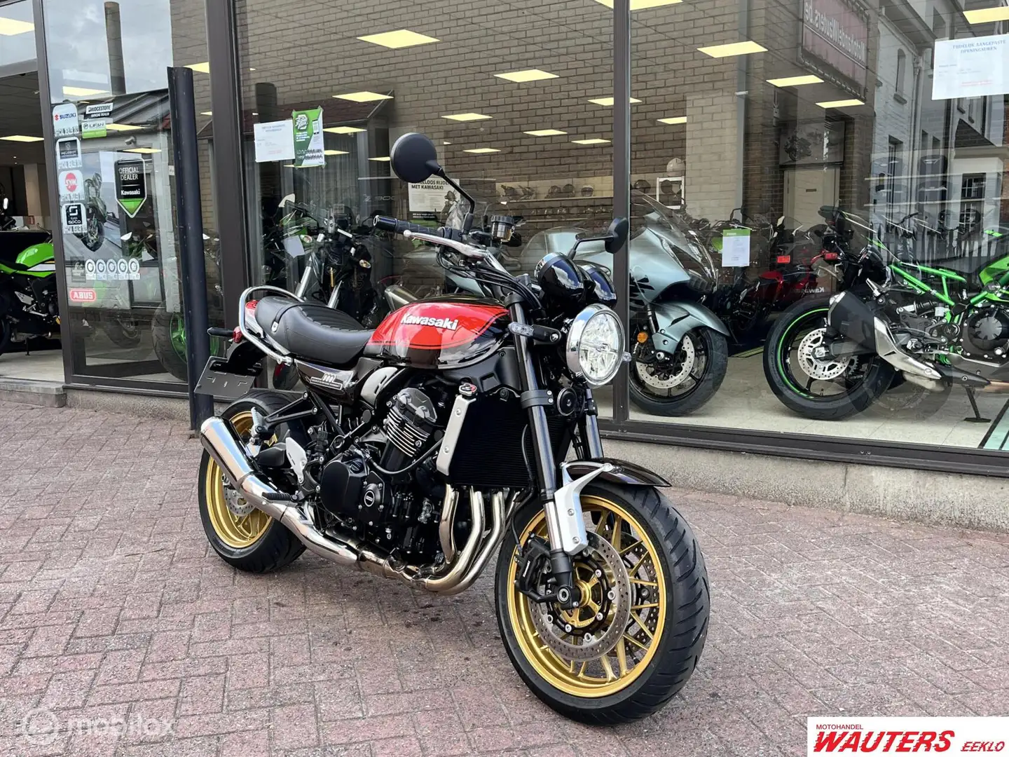 Kawasaki Z900RS 50th Orange - 2