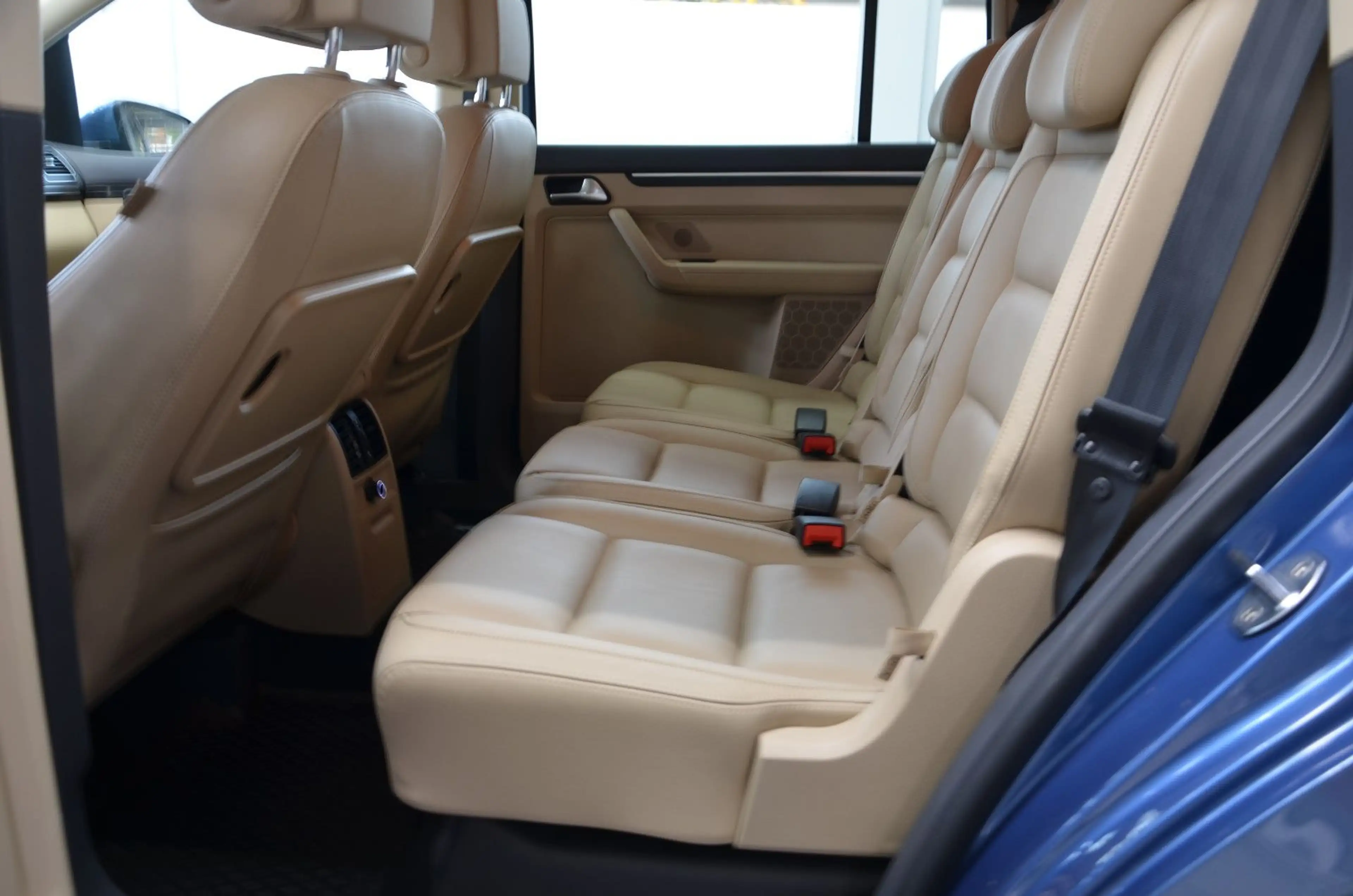 Volkswagen Touran 2.0 TDI Highline *DSG*NAVI*AHK*R-KAMERA* — photo 15