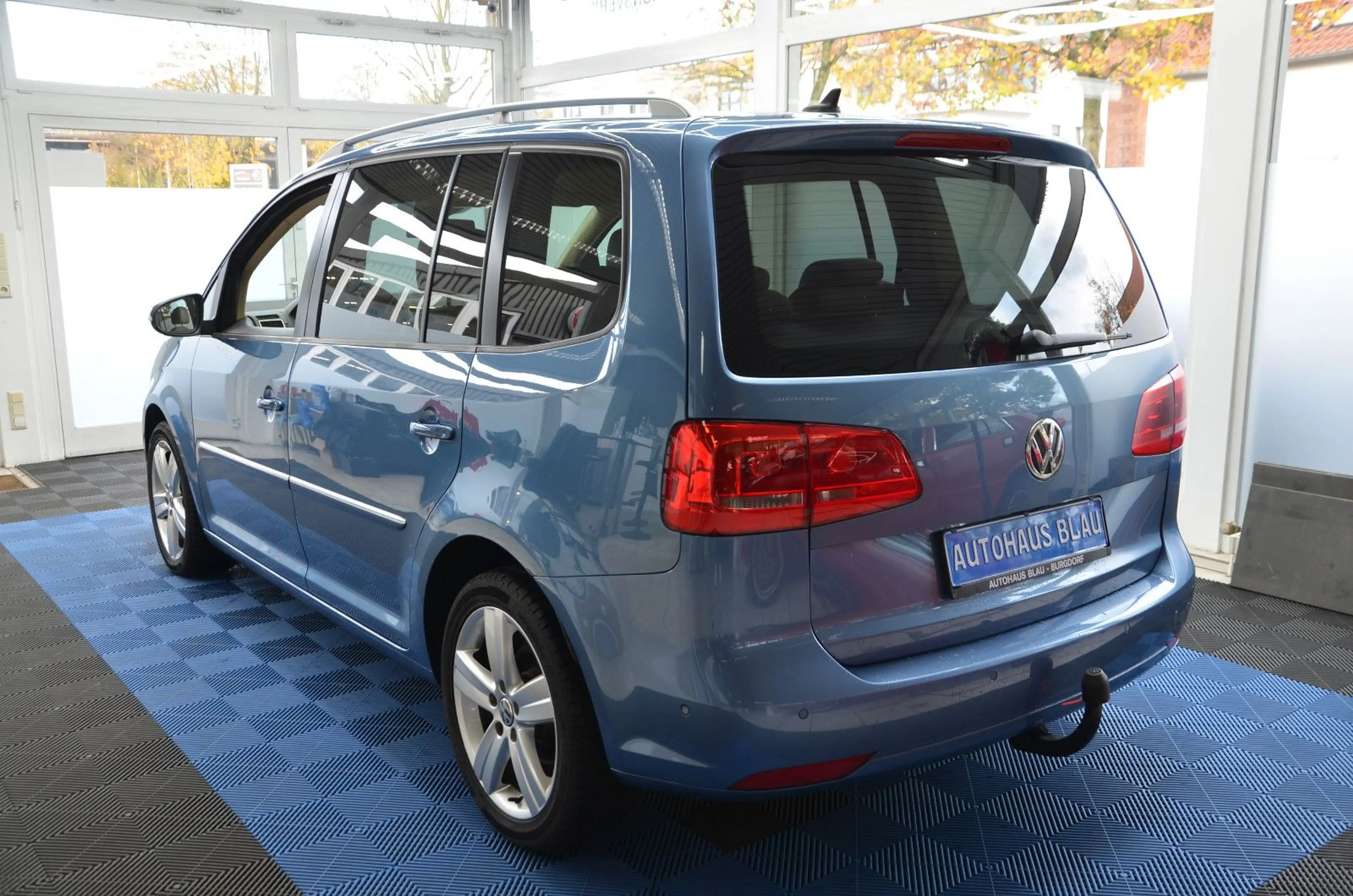 Volkswagen Touran 2.0 TDI Highline *DSG*NAVI*AHK*R-KAMERA* — photo 6