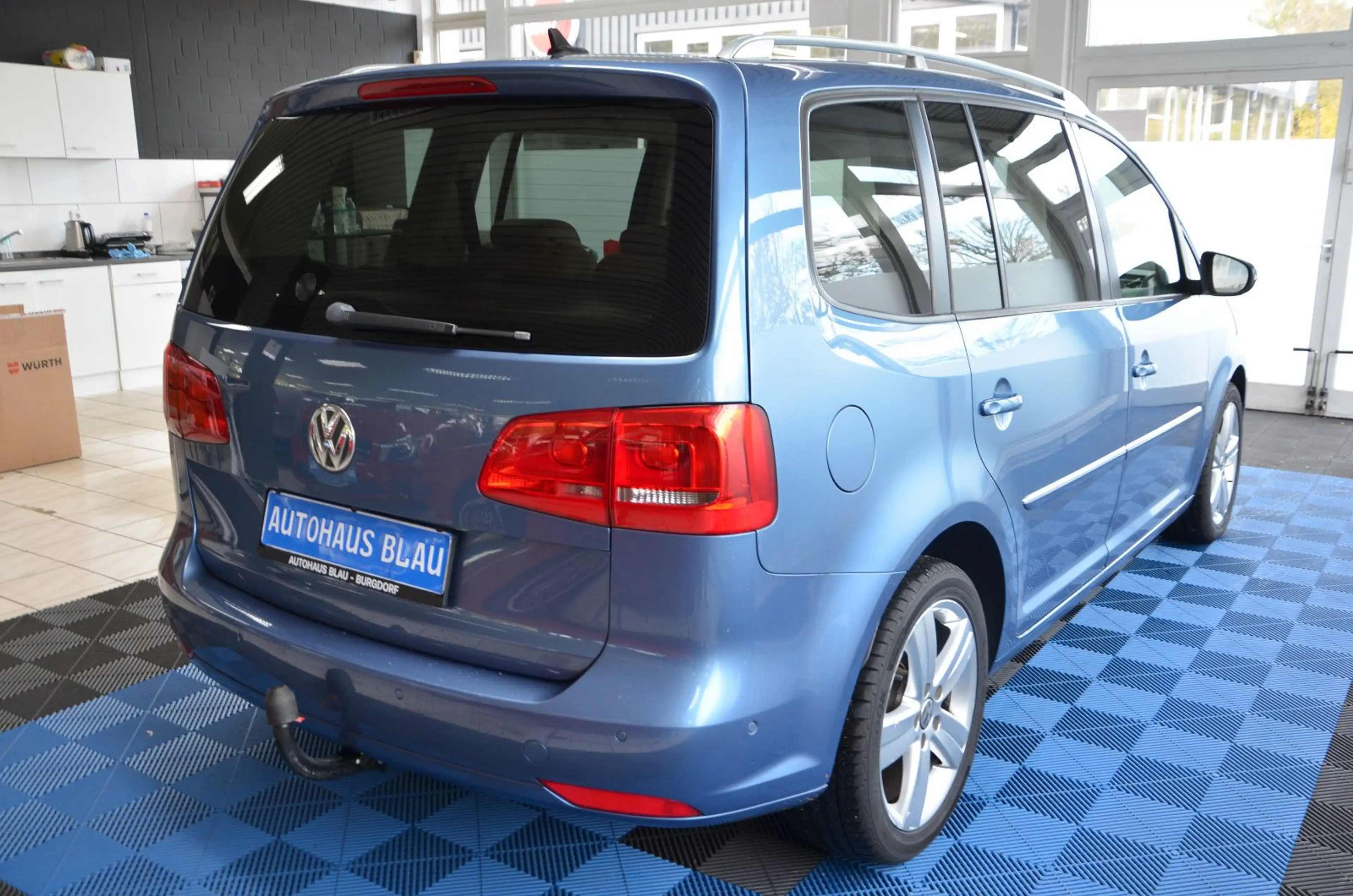 Volkswagen Touran 2.0 TDI Highline *DSG*NAVI*AHK*R-KAMERA* — photo 4