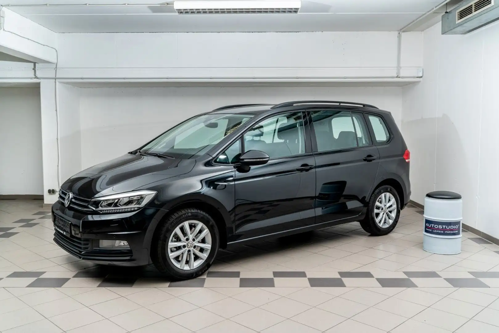 Volkswagen Touran Comfortline AHK Schwarz - 1