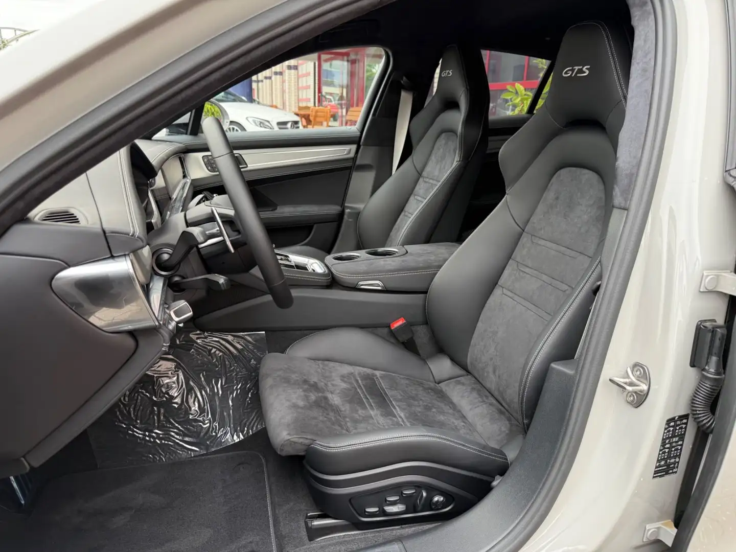 Porsche Panamera PANAMERA GTS 4.0 V8, MATRIX, BOSE, SOFT CLOSE Grau - 2