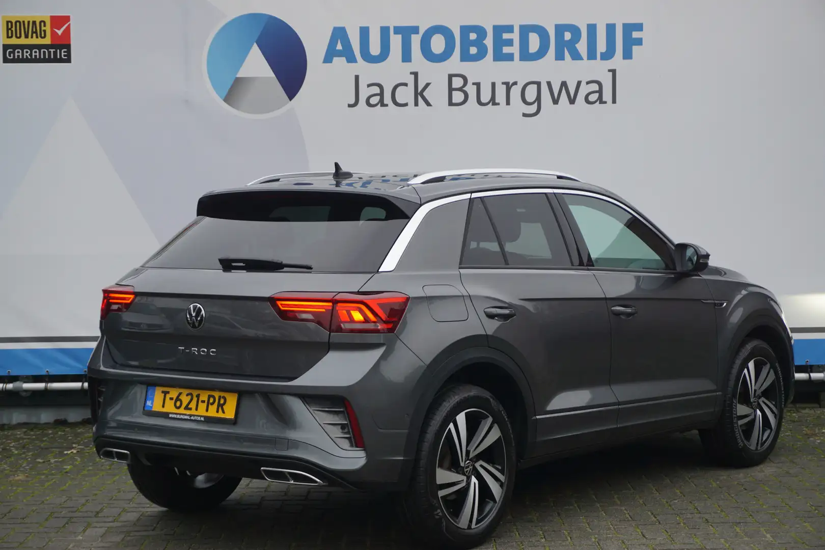 Volkswagen T-Roc 1.5 TSI DSG R-Line PDC | Stoelverw. | Apple Carpla Grijs - 2