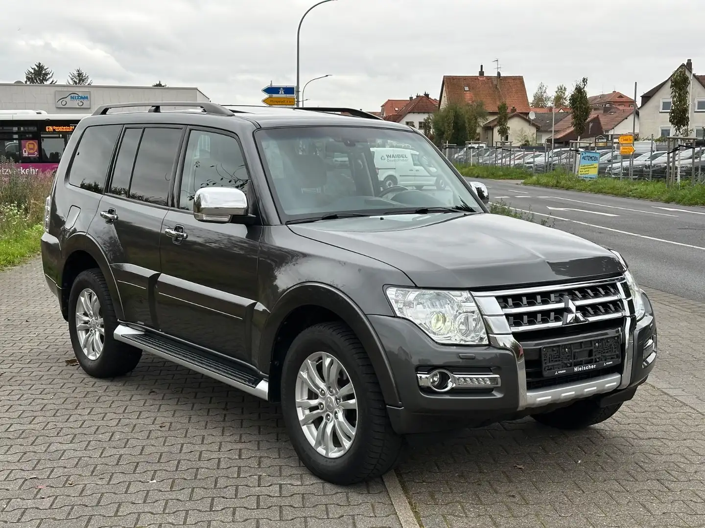 Mitsubishi Pajero 3.2DI-D Top*VOLLAUSTATTUNG*1HAND*NEUWERTIG Šedá - 2