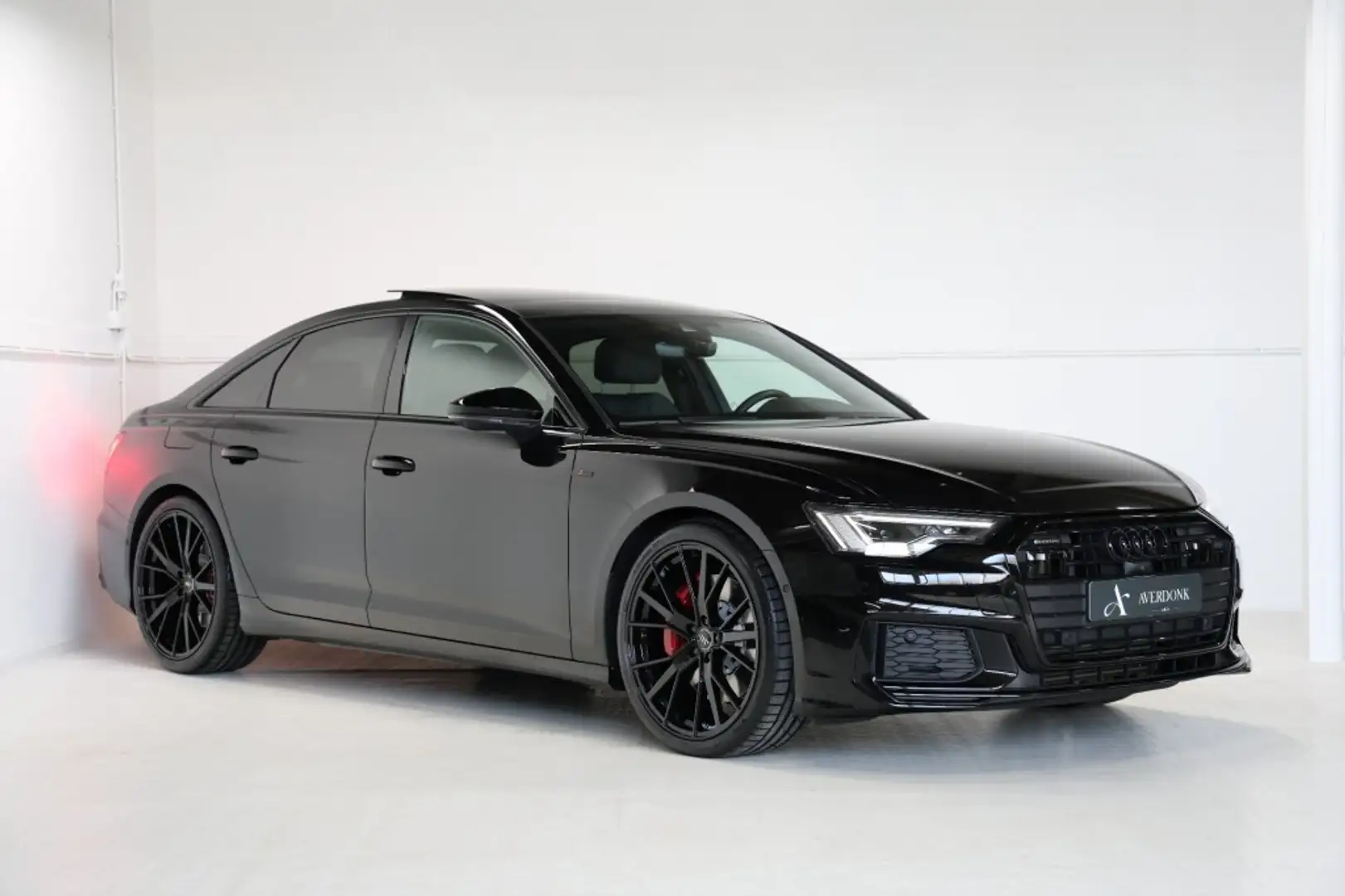 Audi A6 55 TFSI e Quattro 367pk Competition S-Line Pano/36 Černá - 1