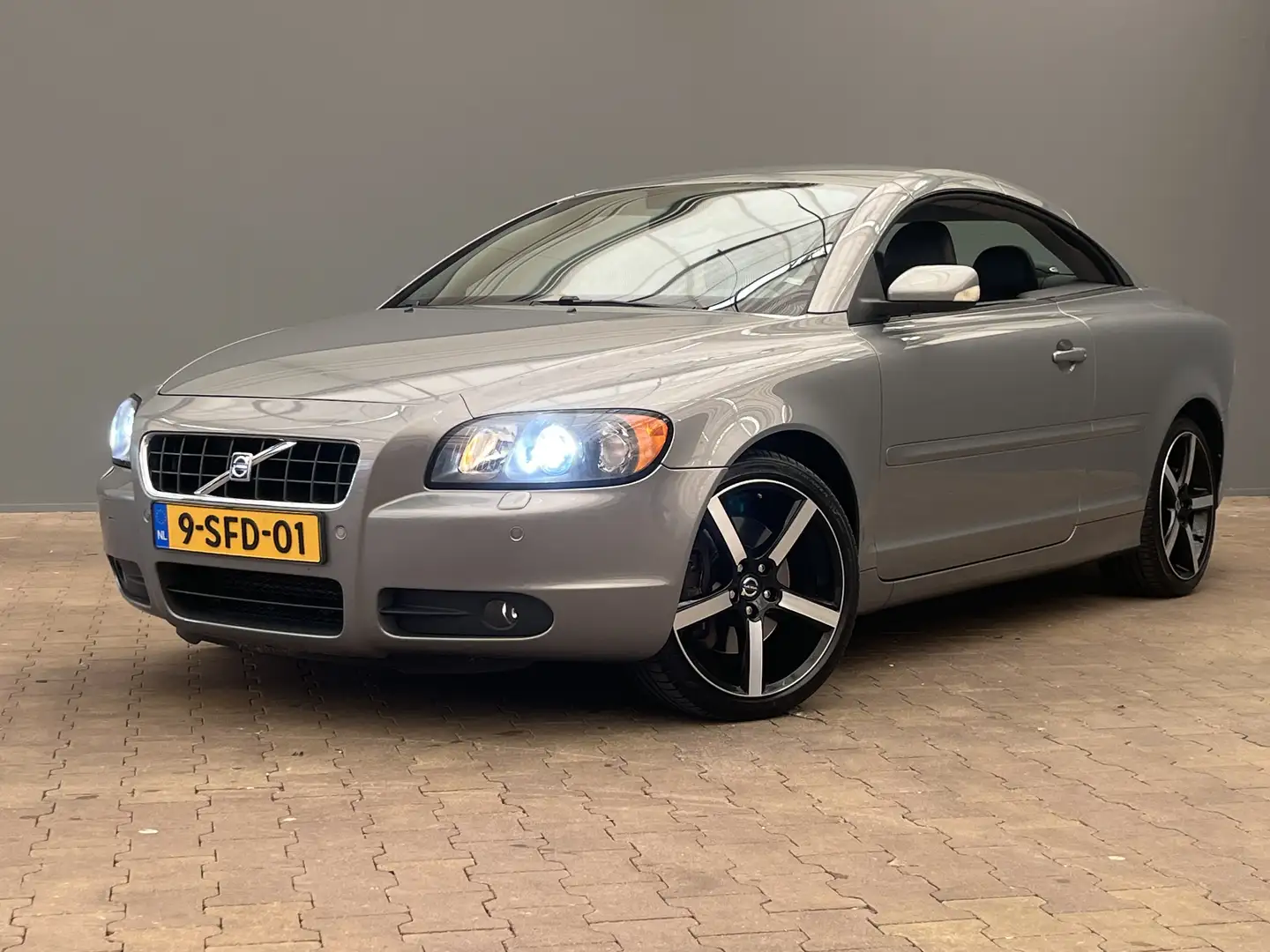 Volvo C70 Convertible 2.5 T5 Automaat Summum | Leder | Bestu Gri - 1