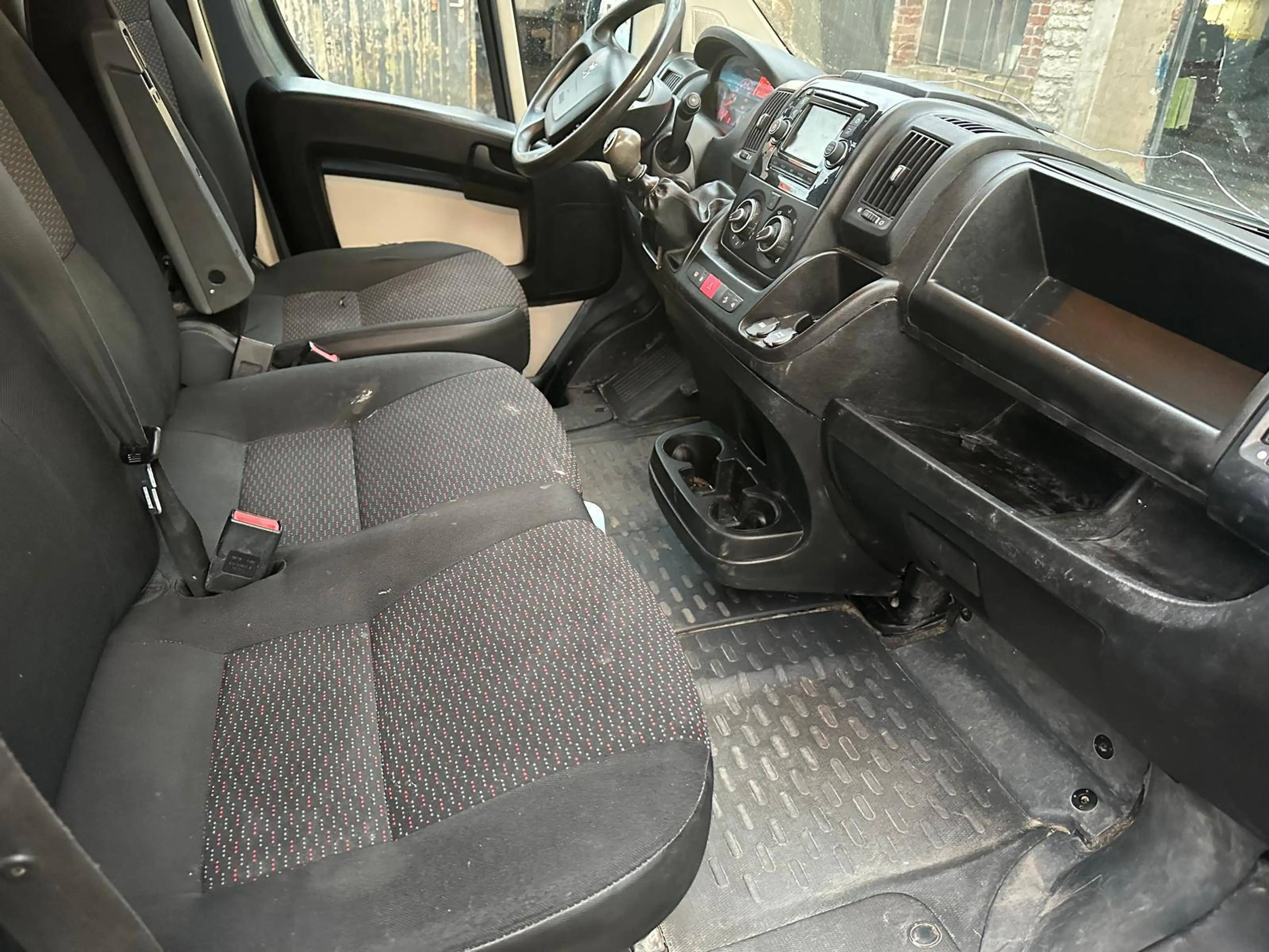 Peugeot Boxer 2.0 BlueHDi  GPS — photo 11