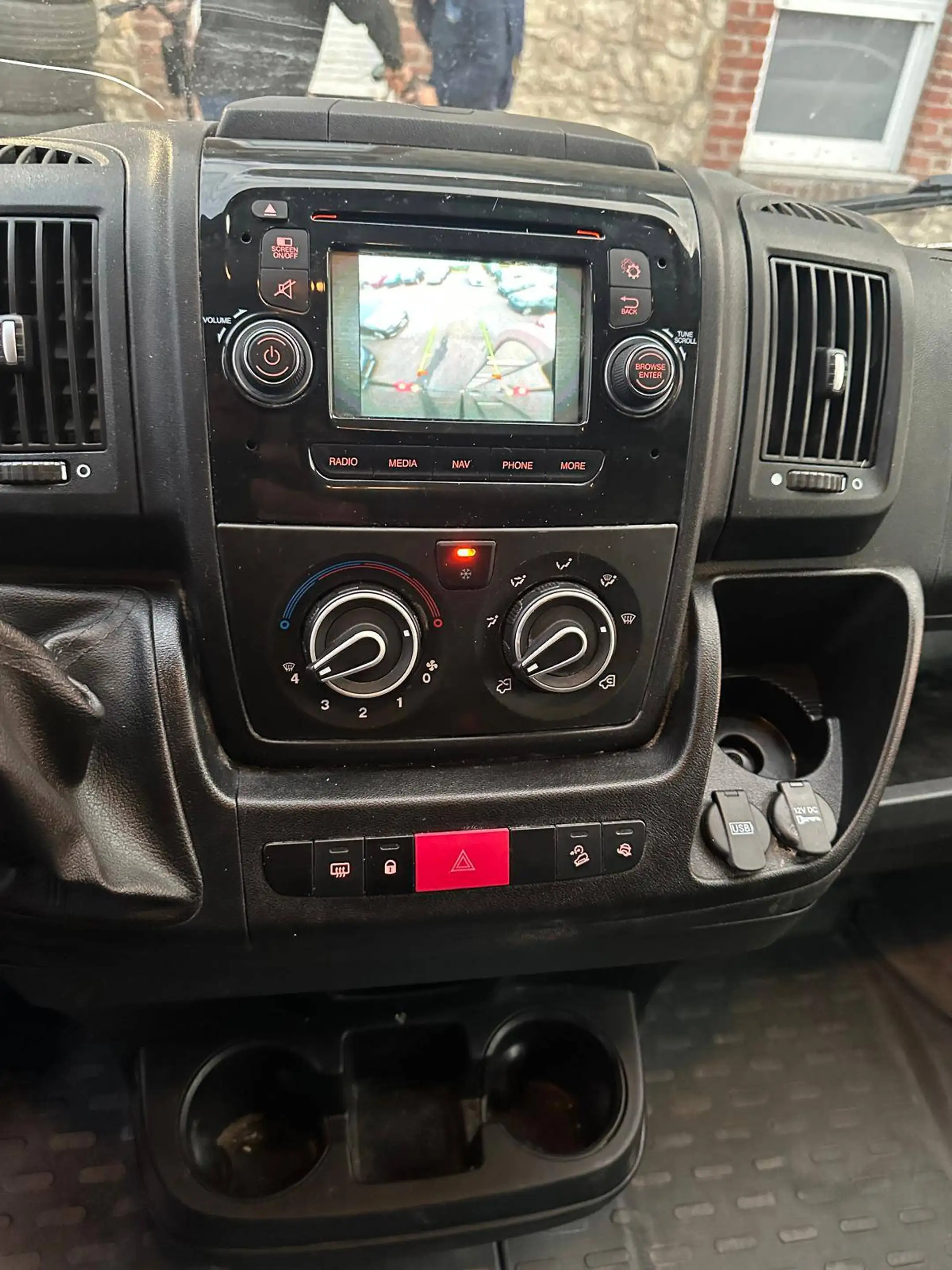 Peugeot Boxer 2.0 BlueHDi  GPS — photo 13
