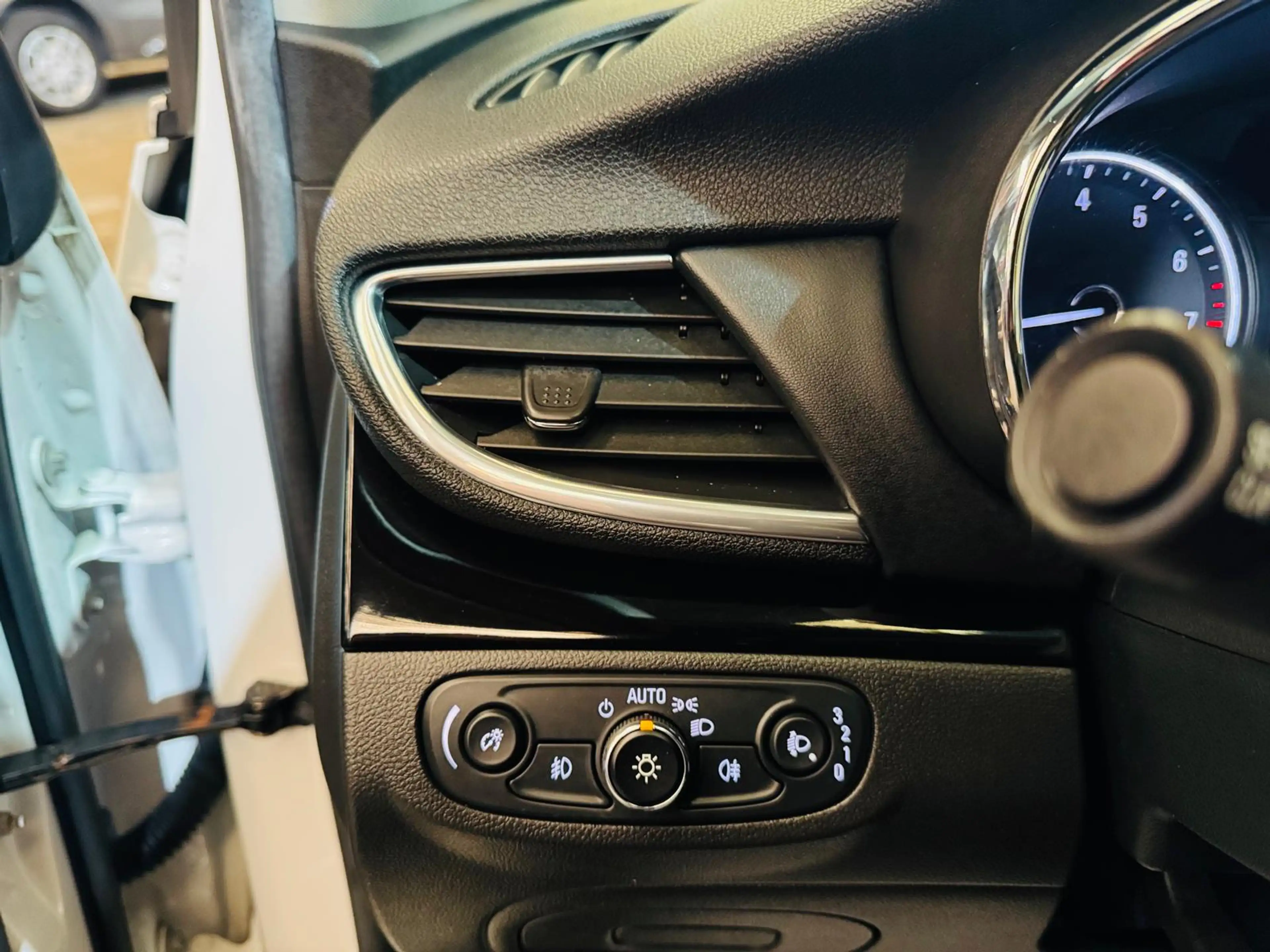Opel Mokka X Mokka X 1.4 Turbo Automatique GPS Cuir Toit ouvrant — photo 40