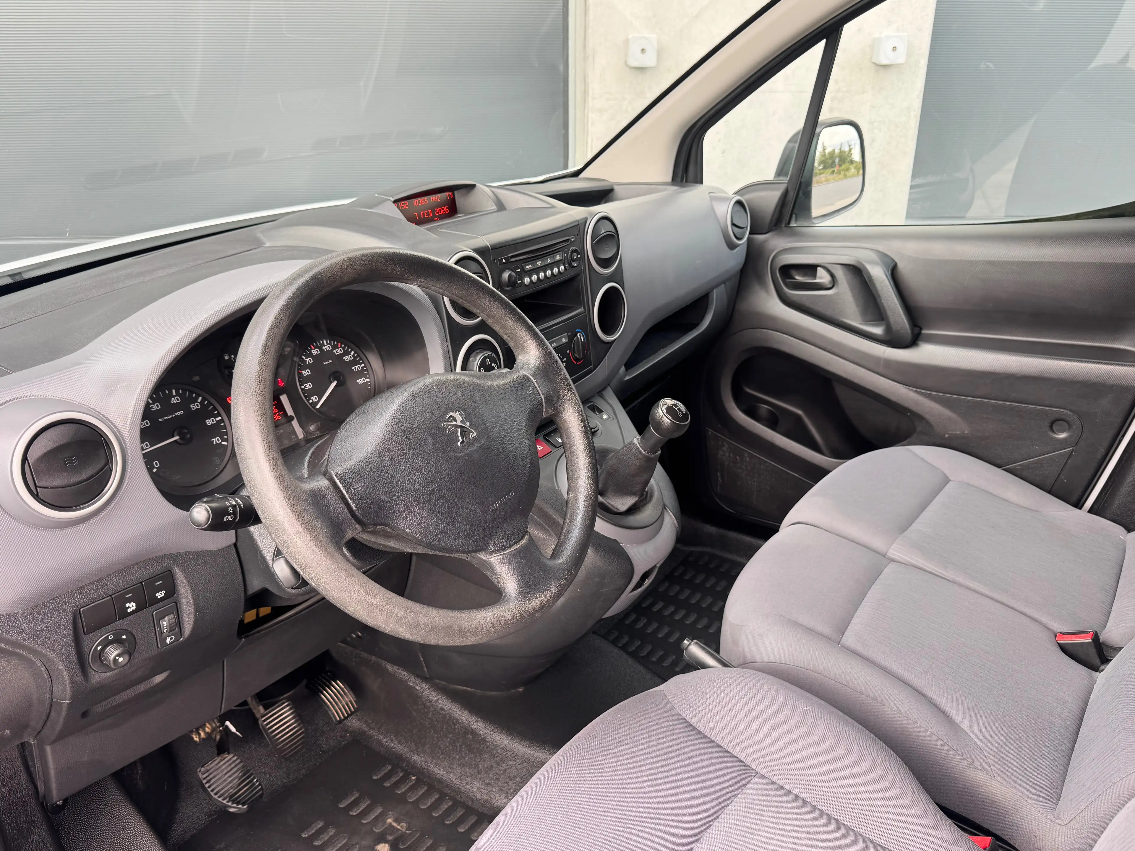 Peugeot Partner 1.6 BlueHDi — photo 10