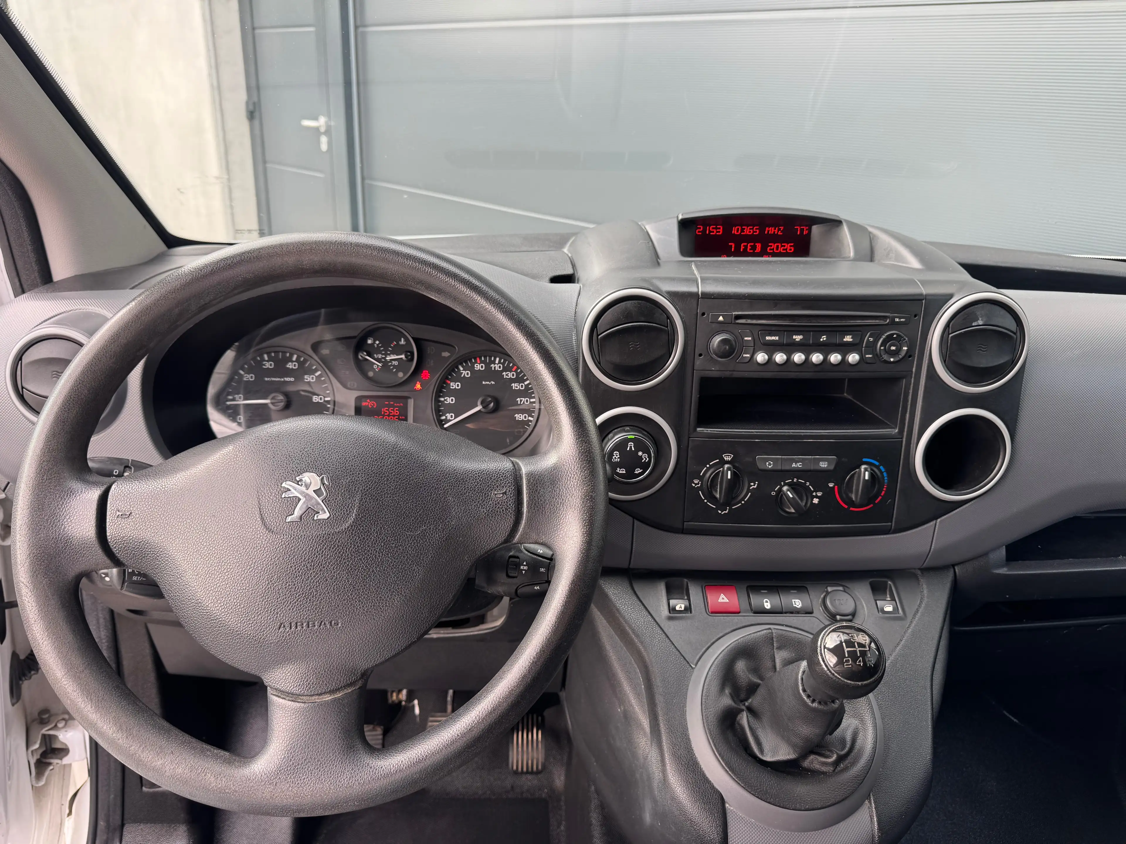 Peugeot Partner 1.6 BlueHDi — photo 13
