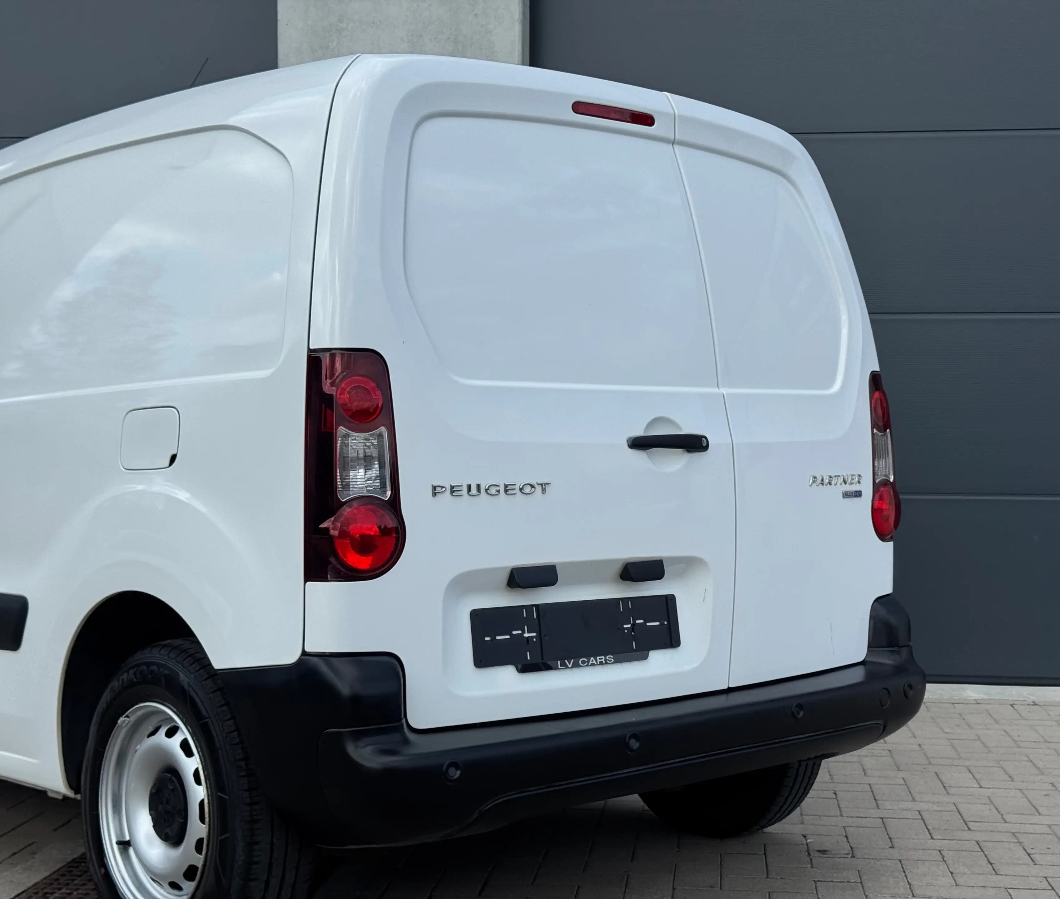 Peugeot Partner 1.6 BlueHDi — photo 9