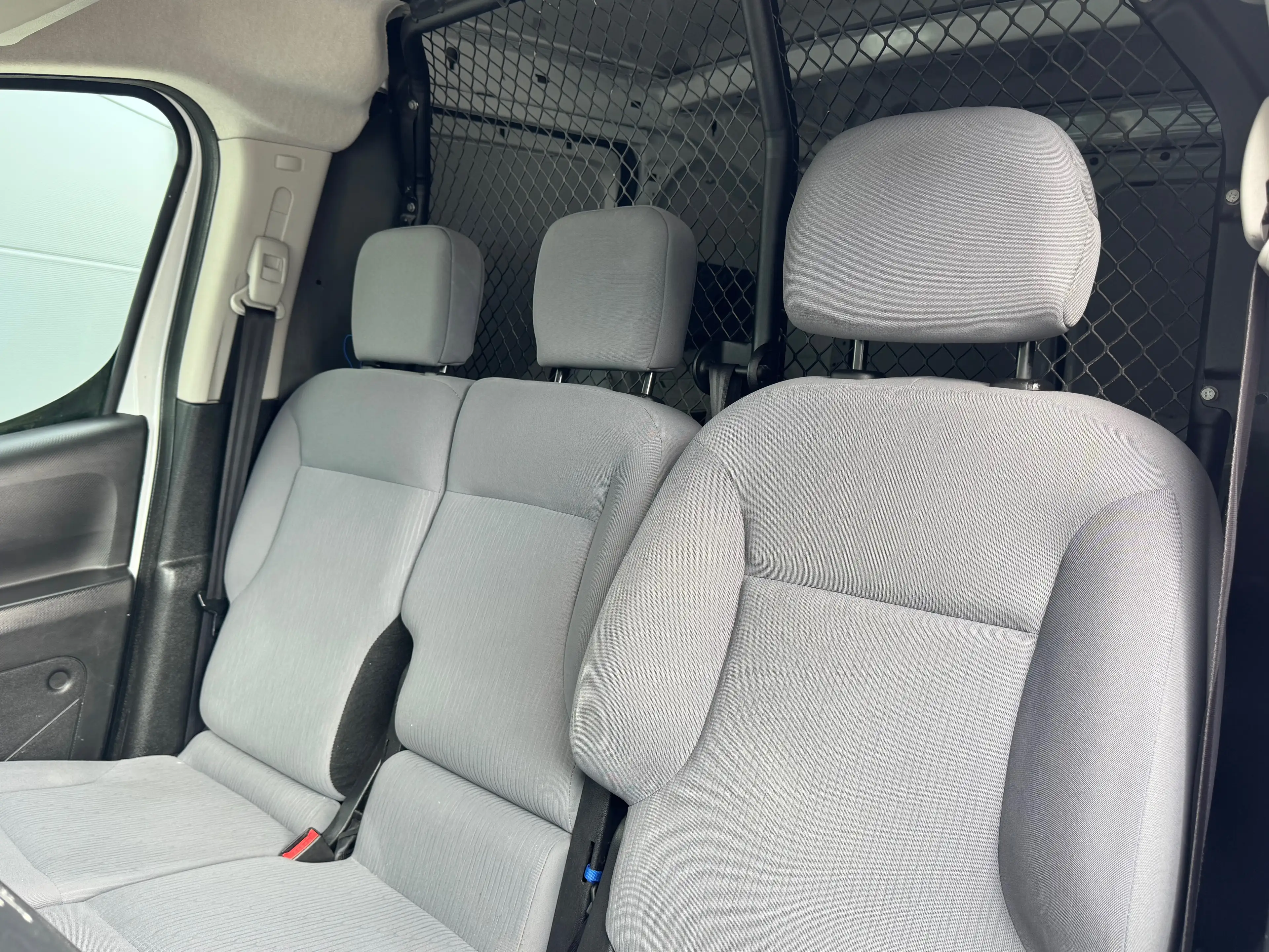 Peugeot Partner 1.6 BlueHDi — photo 11