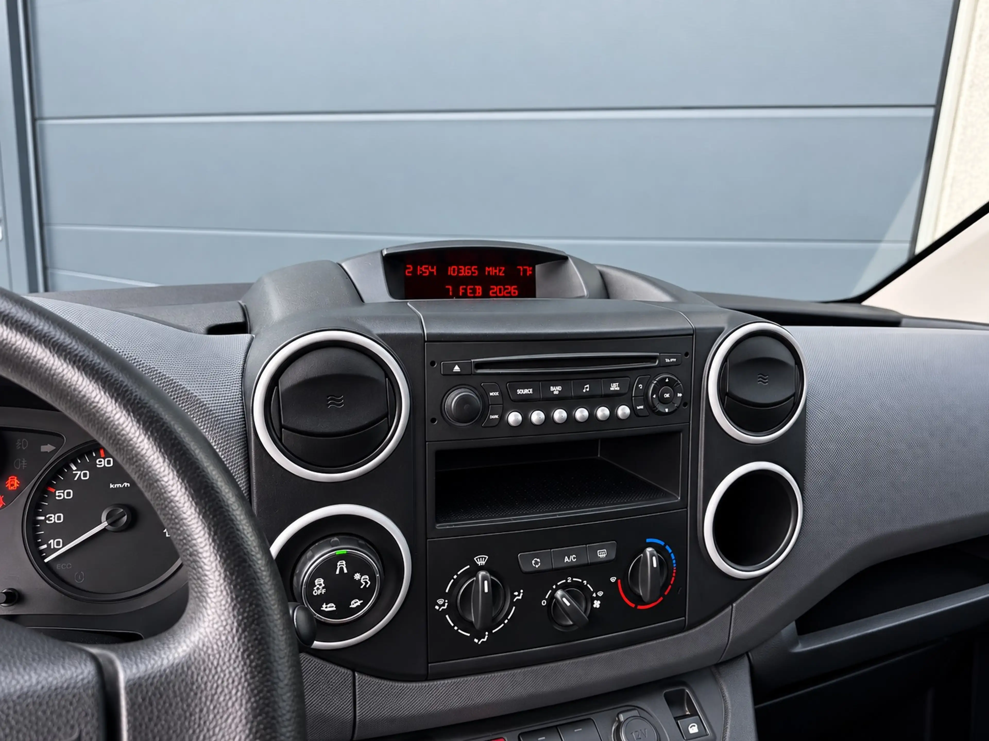 Peugeot Partner 1.6 BlueHDi — photo 14