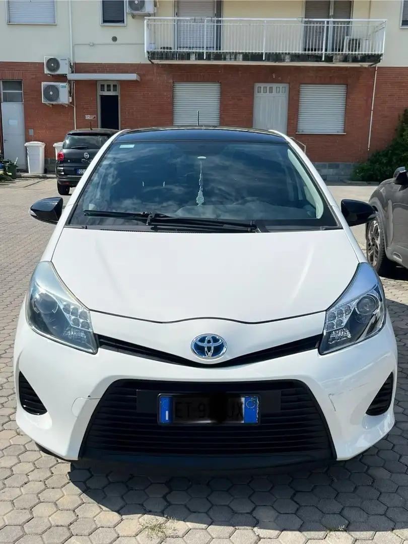 Toyota Yaris Yaris III 2011 5p 1.5h Lounge+ Wit - 1