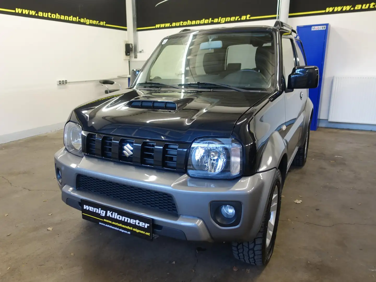 Suzuki Jimny 1.3 Deluxe Schwarz - 1