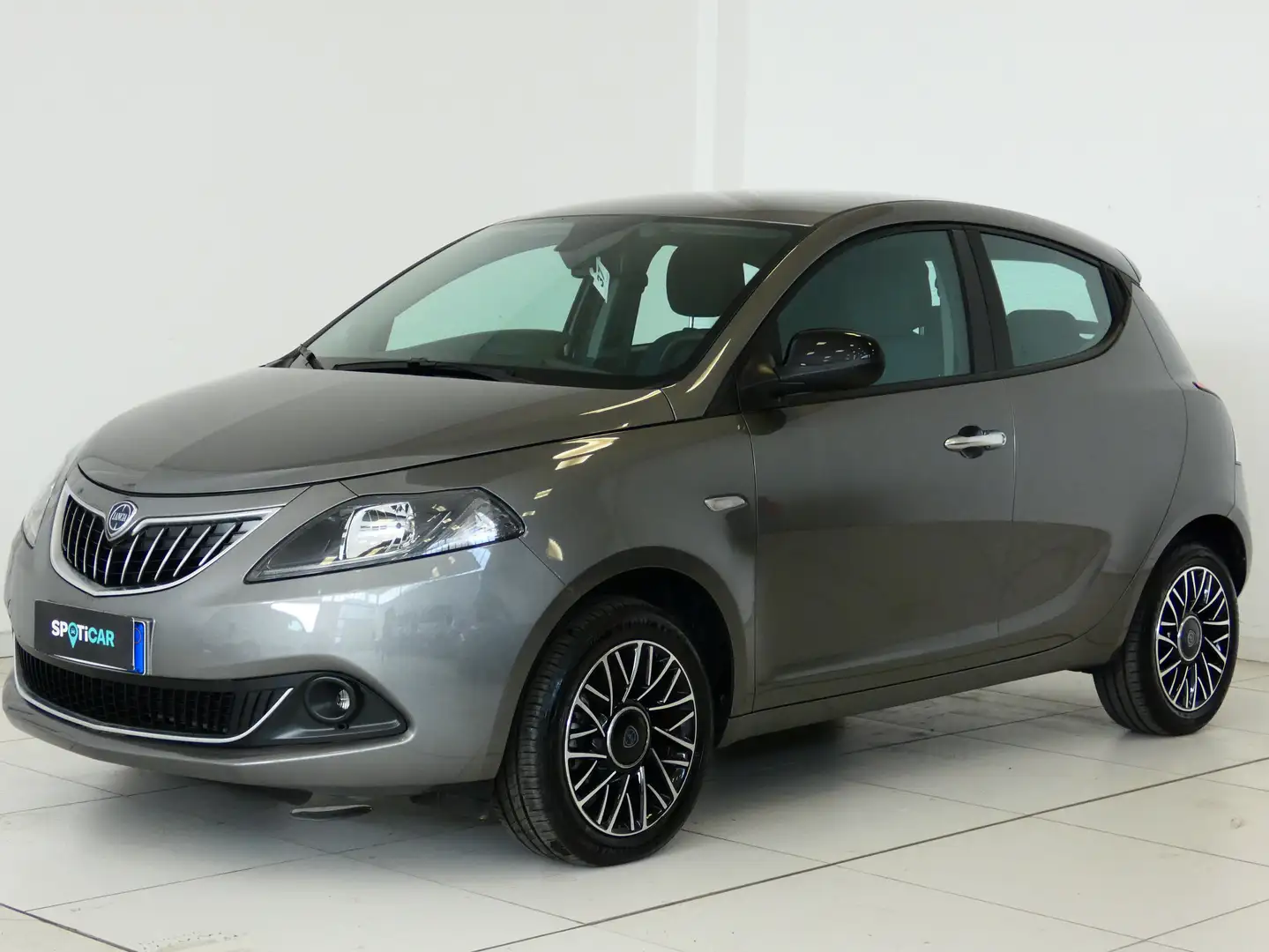 Lancia Ypsilon Ypsilon 1.0 firefly hybrid Platino solo 11.000km Grigio - 1