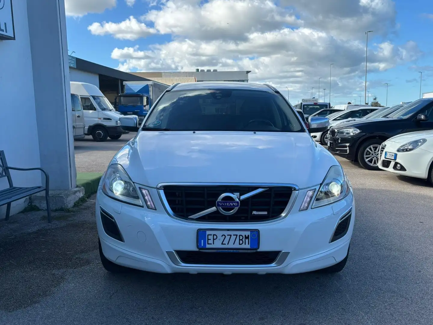 Volvo XC60 XC60 2.0 d4 R-design Geartronic Bianco - 2