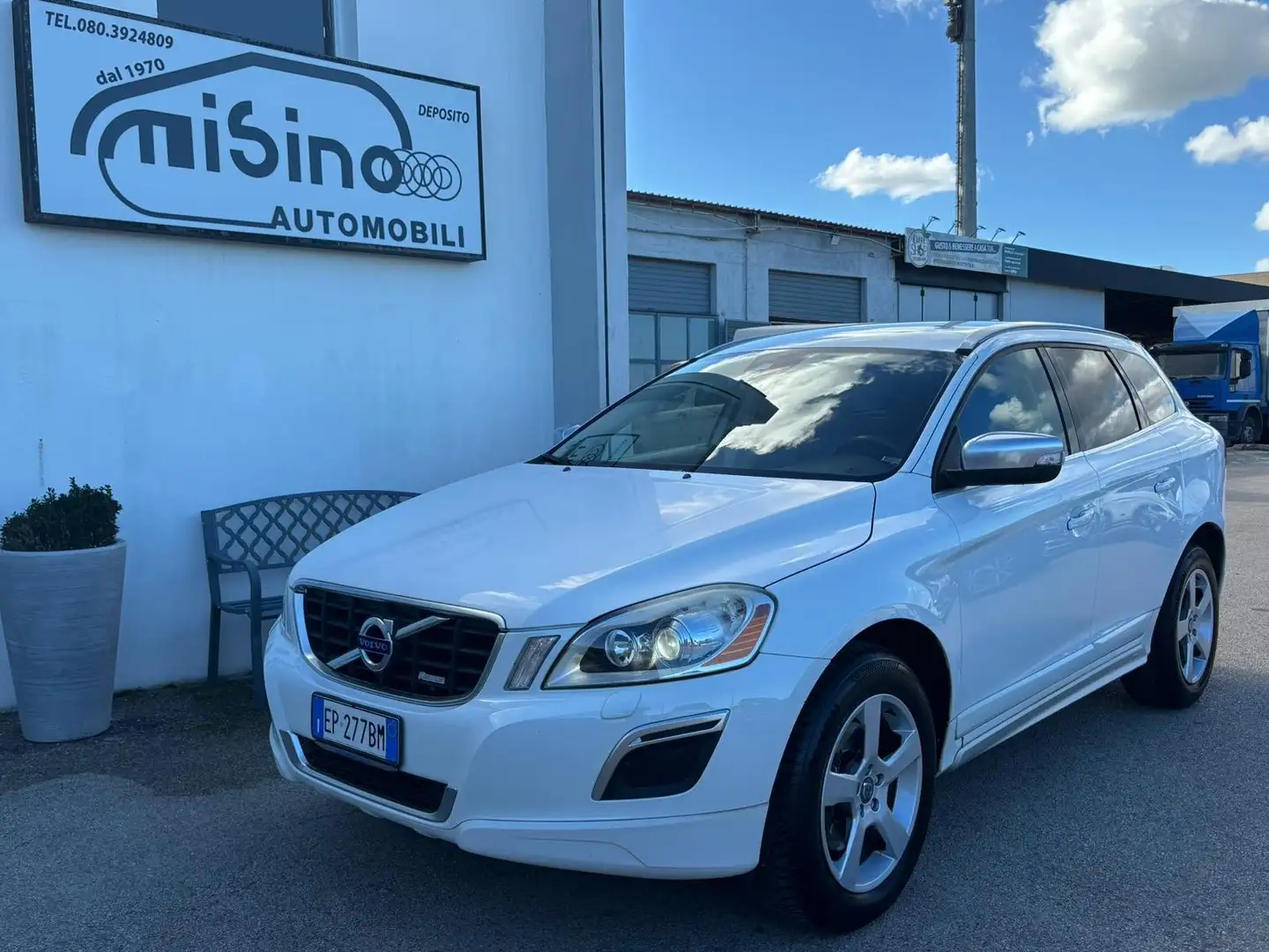 Volvo XC60 XC60 2.0 d4 R-design Geartronic Bianco - 1