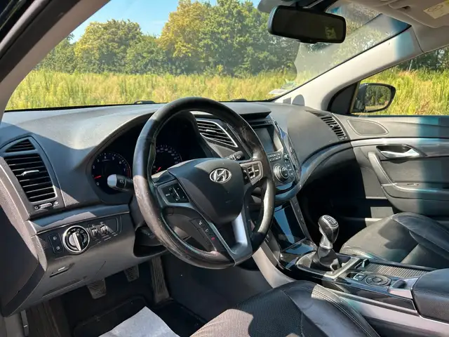 Hyundai I40 view 12