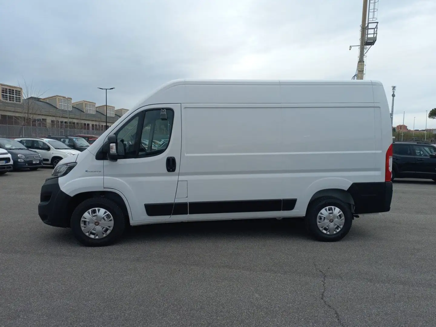 Fiat Ducato 35Q MH2 122CV BATTERY 79kWh Biały - 2