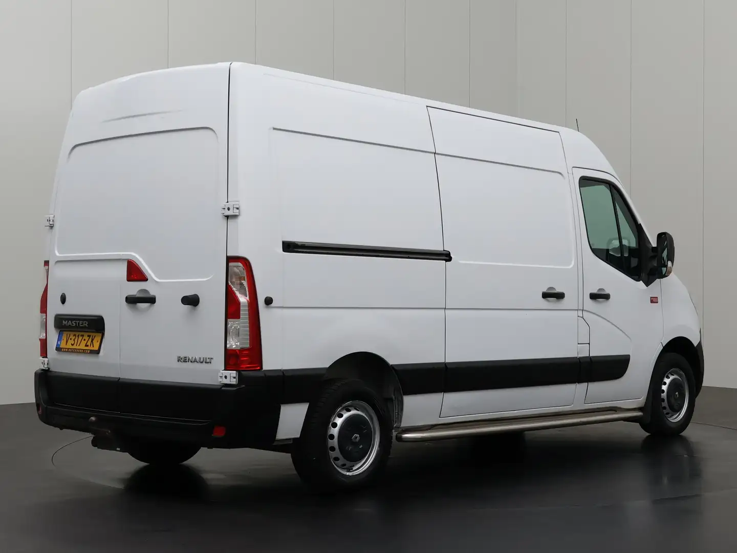 Renault Master 2.3DCi 130PK L2H2 | Navigatie | Camera | 3-Persoon - 2
