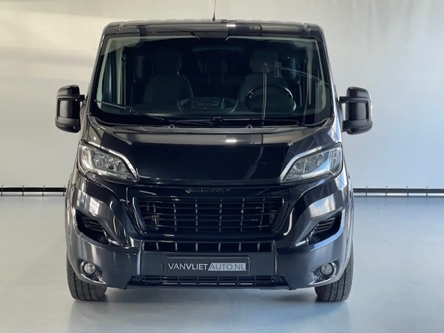 Peugeot Boxer 330 2.0 BlueHDI L2H1 Dubbel Cabine Black Edition Noir - 2