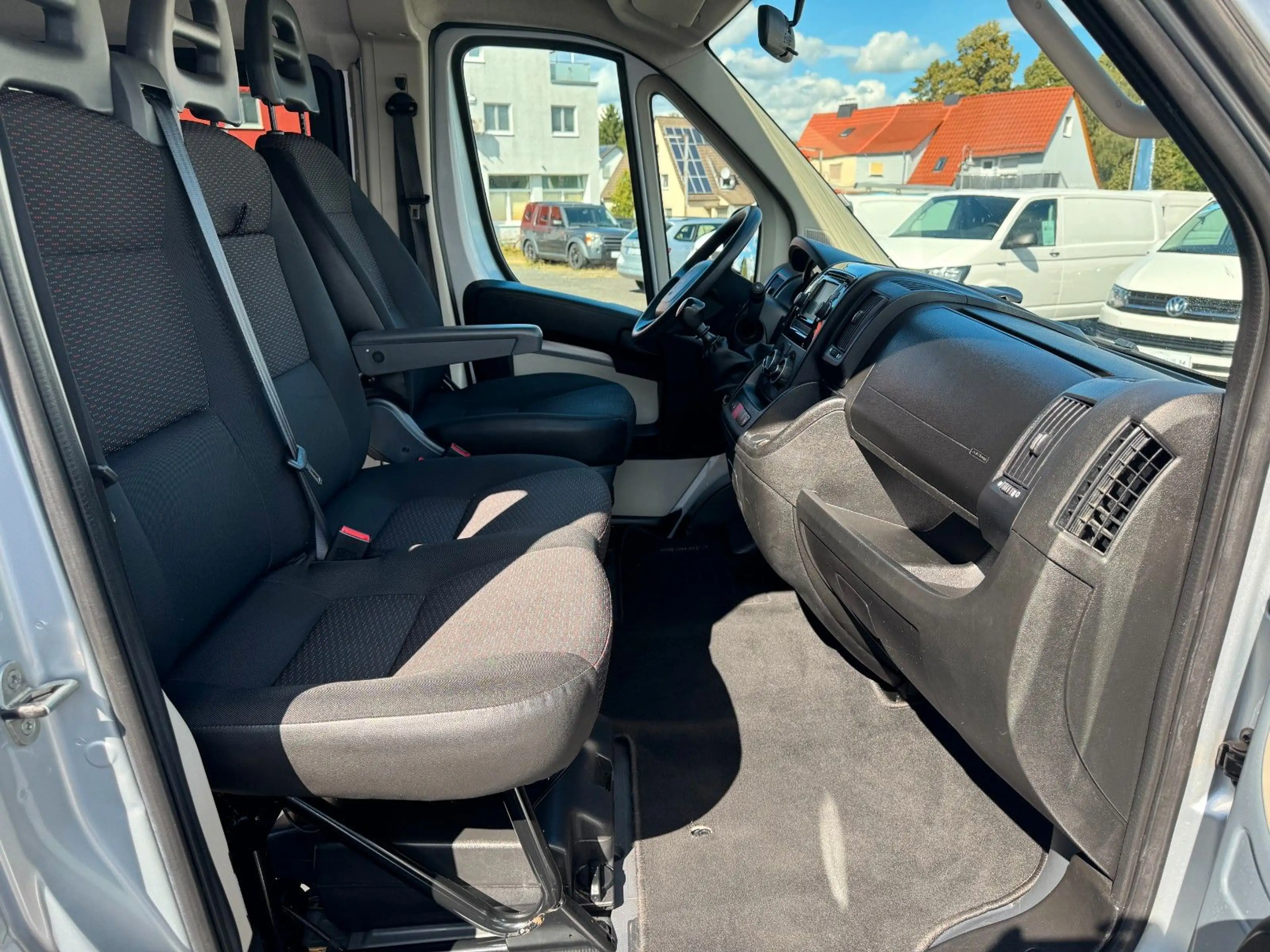 Peugeot Boxer Kombi 330 L1H1 9 Sitzer  Klima Hinten — photo 10