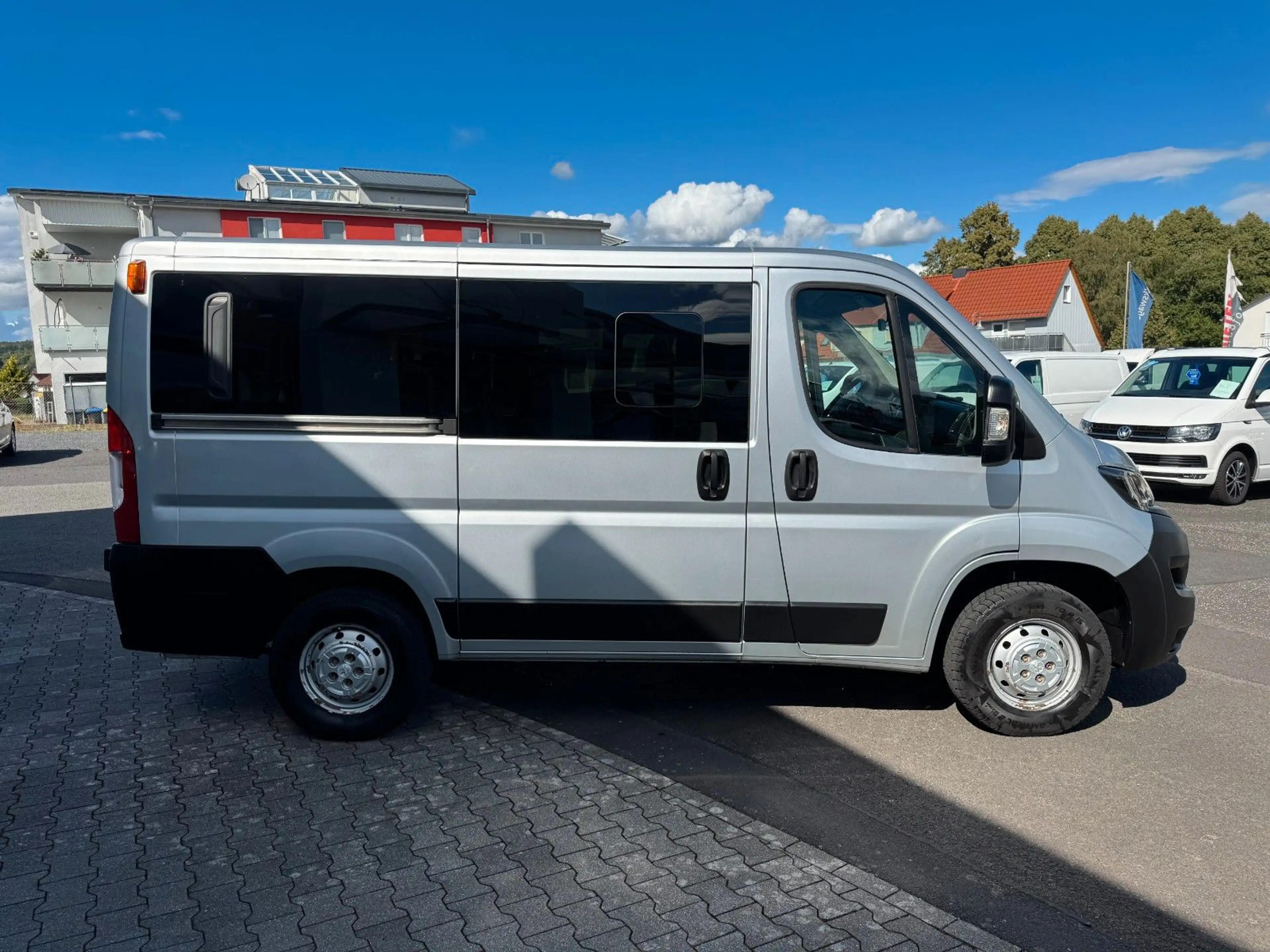 Peugeot Boxer Kombi 330 L1H1 9 Sitzer  Klima Hinten — photo 8