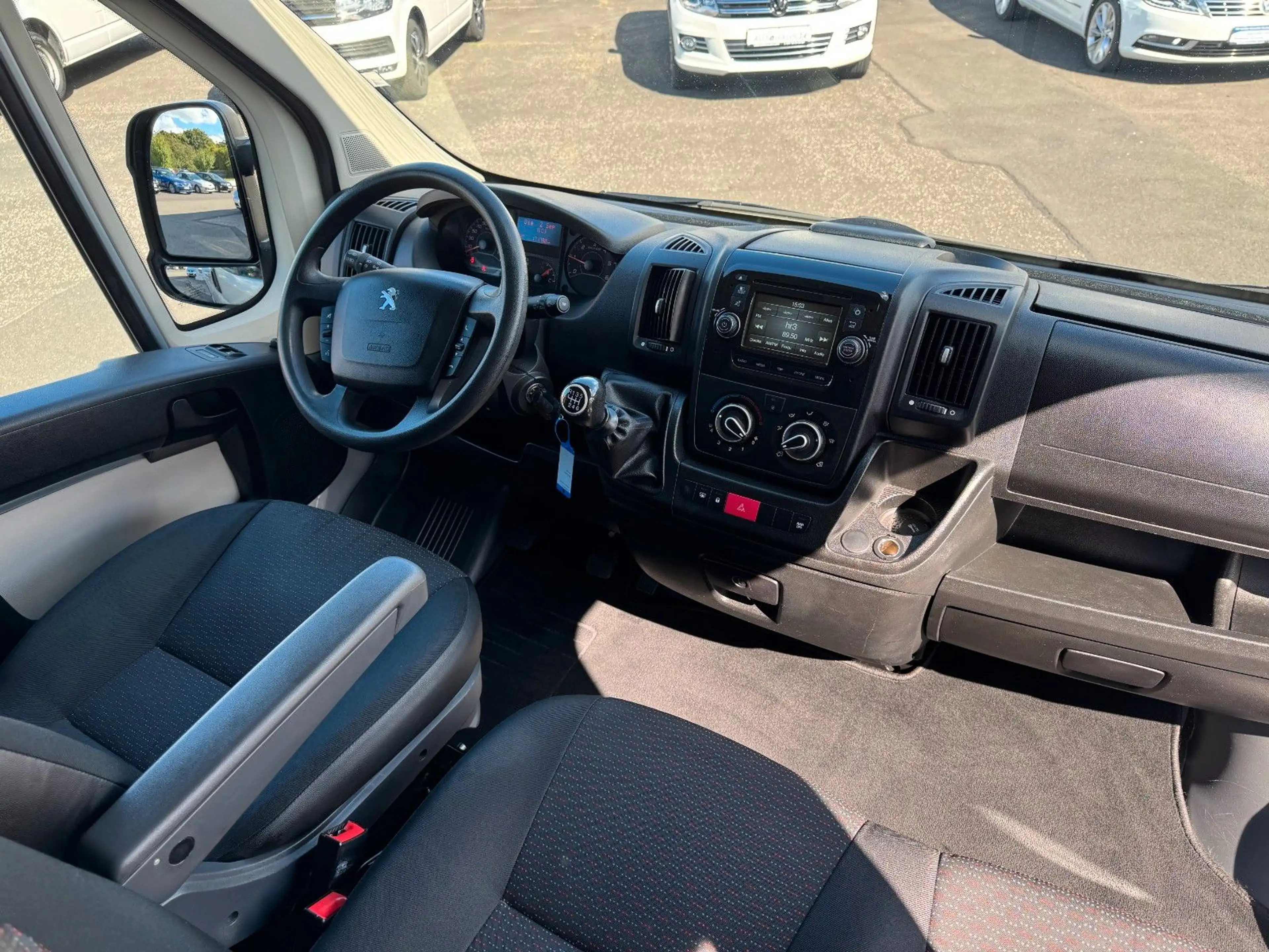 Peugeot Boxer Kombi 330 L1H1 9 Sitzer  Klima Hinten — photo 13