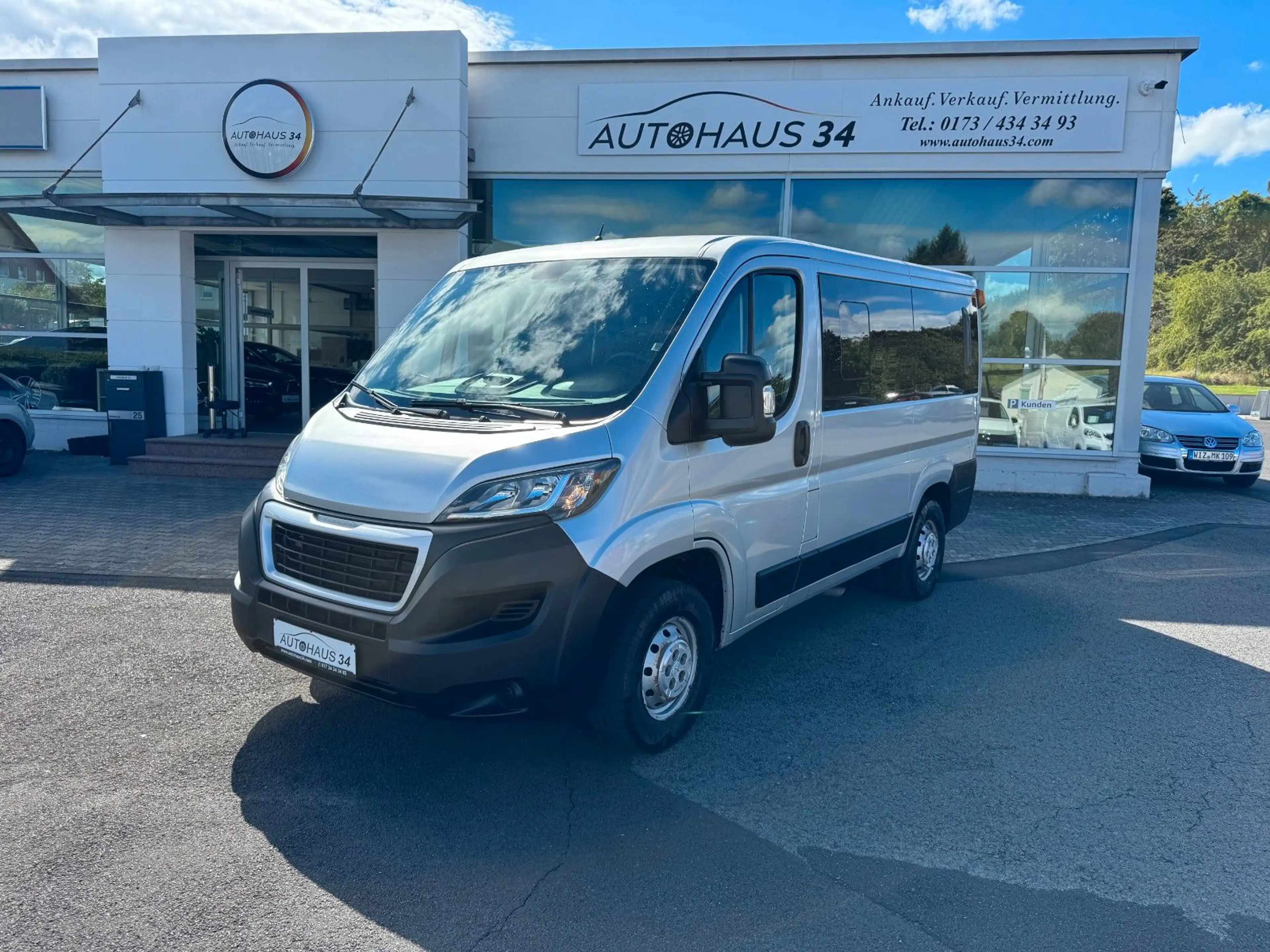 Peugeot Boxer Kombi 330 L1H1 9 Sitzer  Klima Hinten