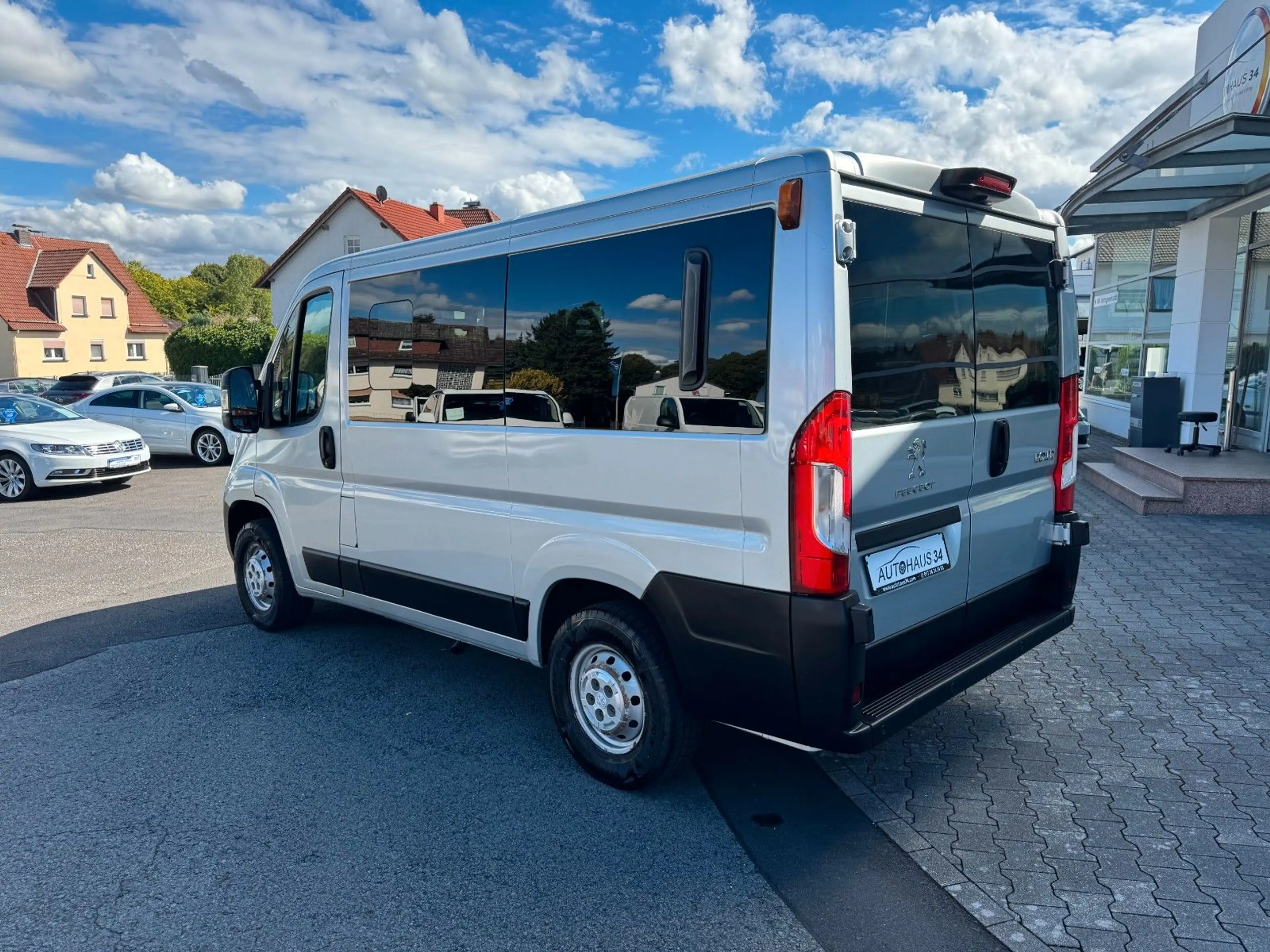Peugeot Boxer Kombi 330 L1H1 9 Sitzer  Klima Hinten — photo 5
