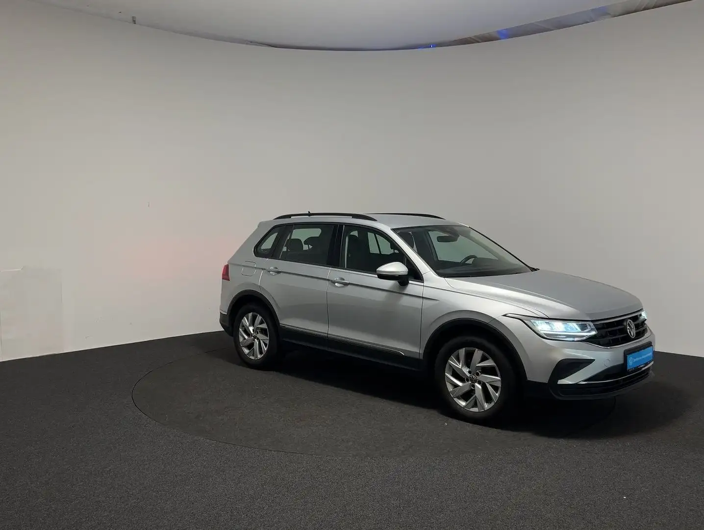 Volkswagen Tiguan 2.0 TDI Life CarPlay ACC LED Navi PDC 360 Plateado - 2
