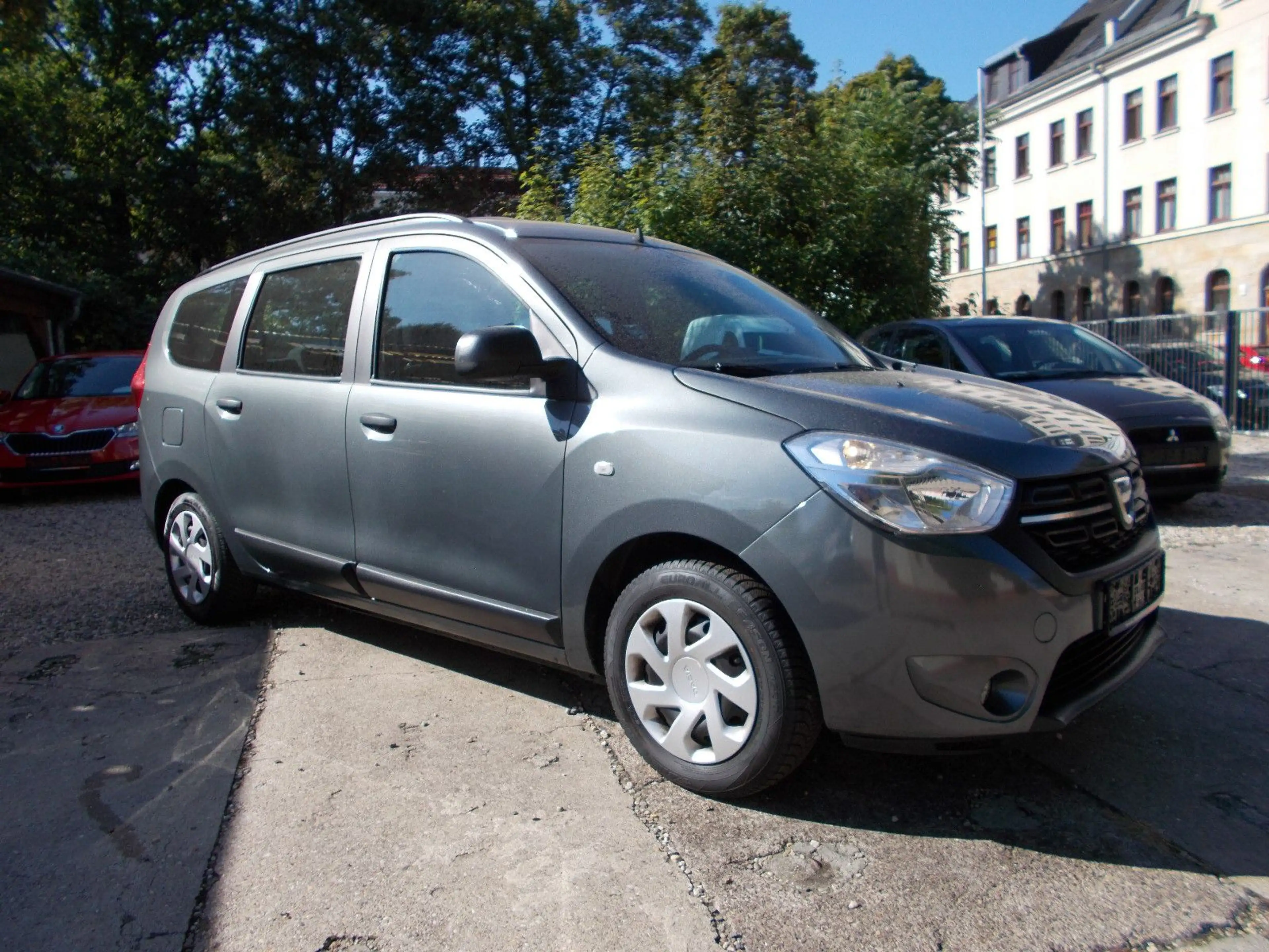 Dacia Lodgy SCe 100*KLIMA*SV*ZV*el.FH*EURO6 — photo 2