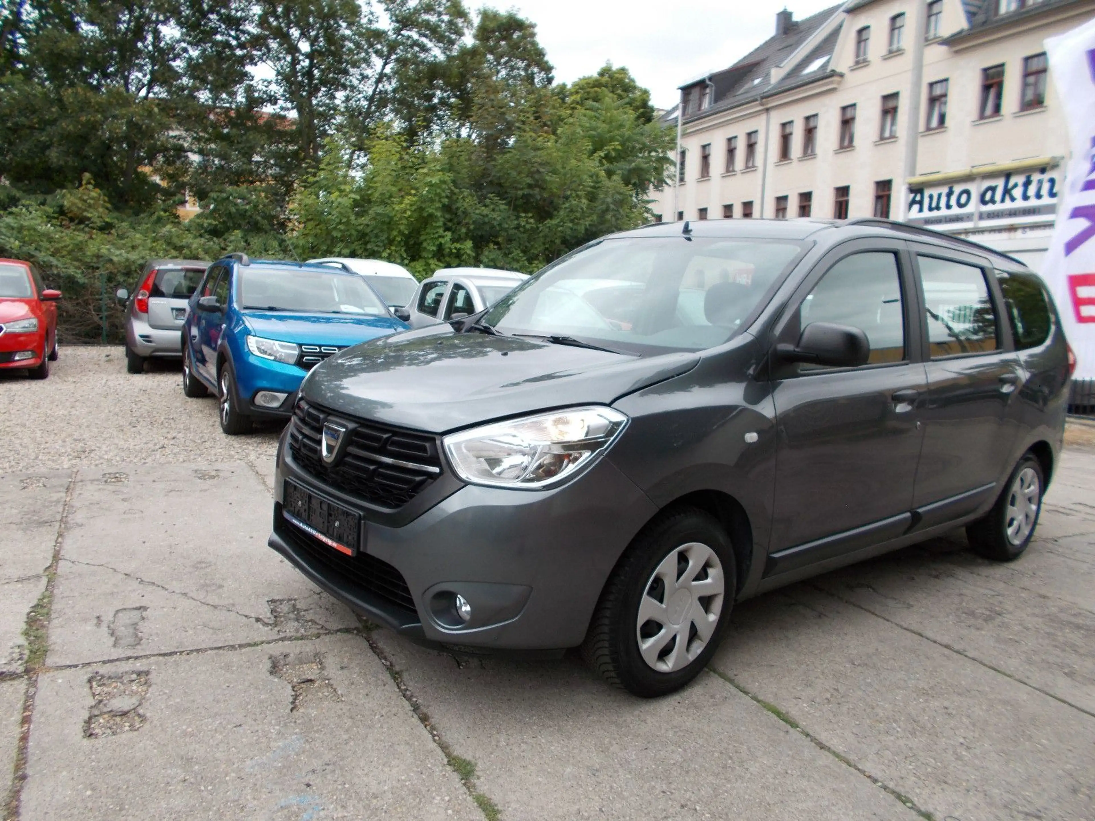 Dacia Lodgy SCe 100*KLIMA*SV*ZV*el.FH*EURO6 — photo 3