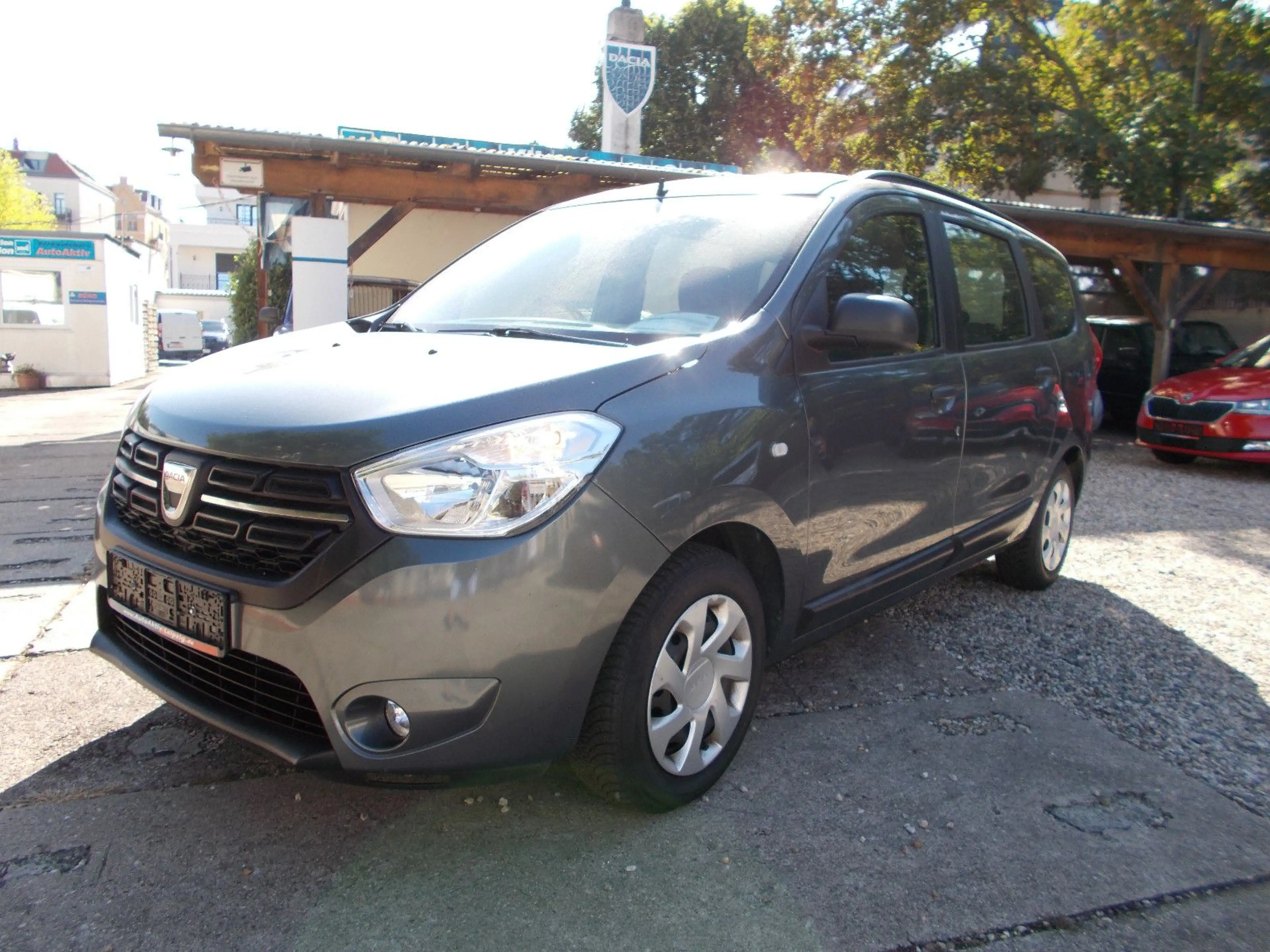 Dacia Lodgy SCe 100*KLIMA*SV*ZV*el.FH*EURO6